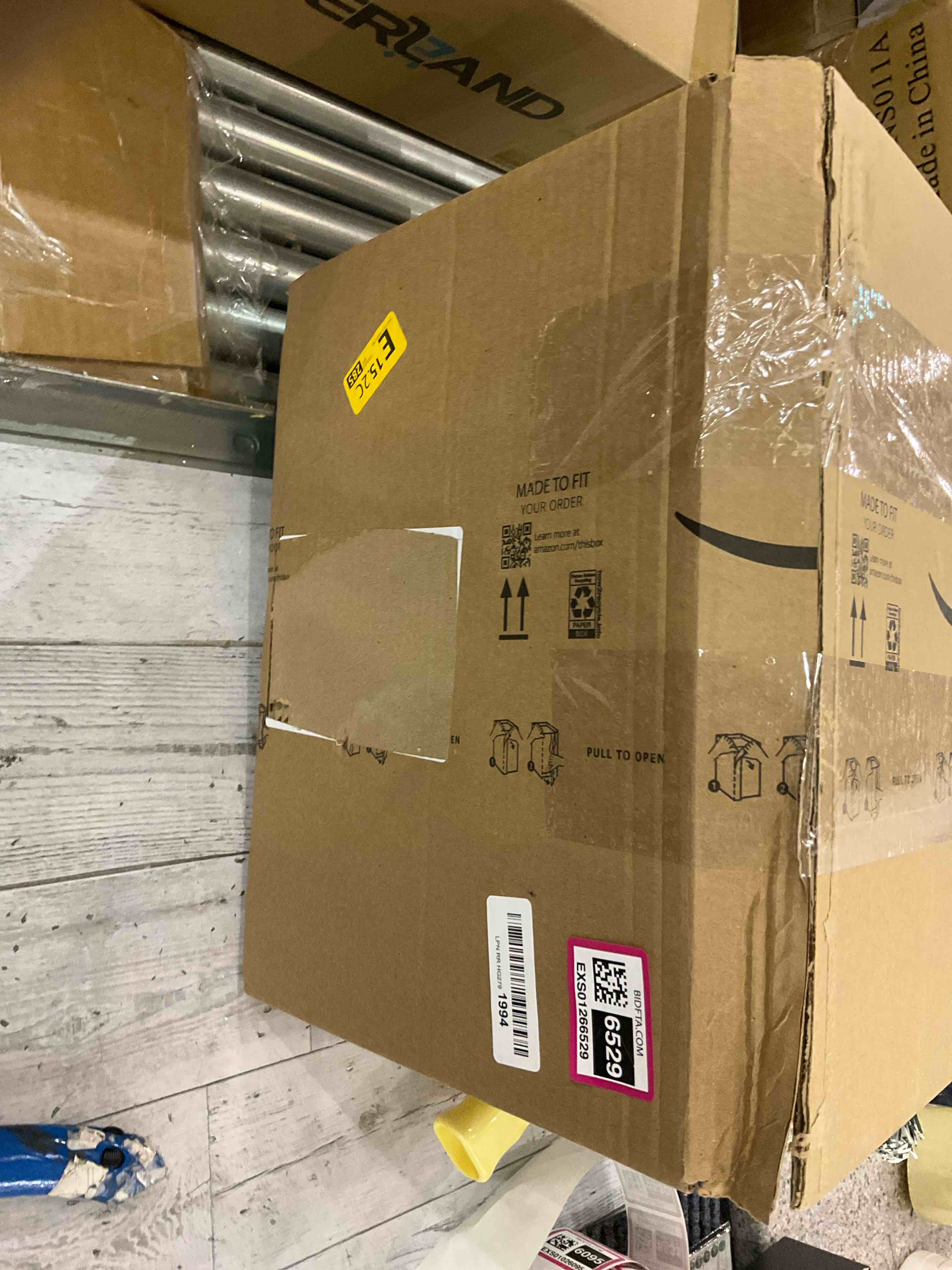 https://s3.amazonaws.com/lotting-images-prod/BargainHunt/EXS01266529_1709560550556.jpeg