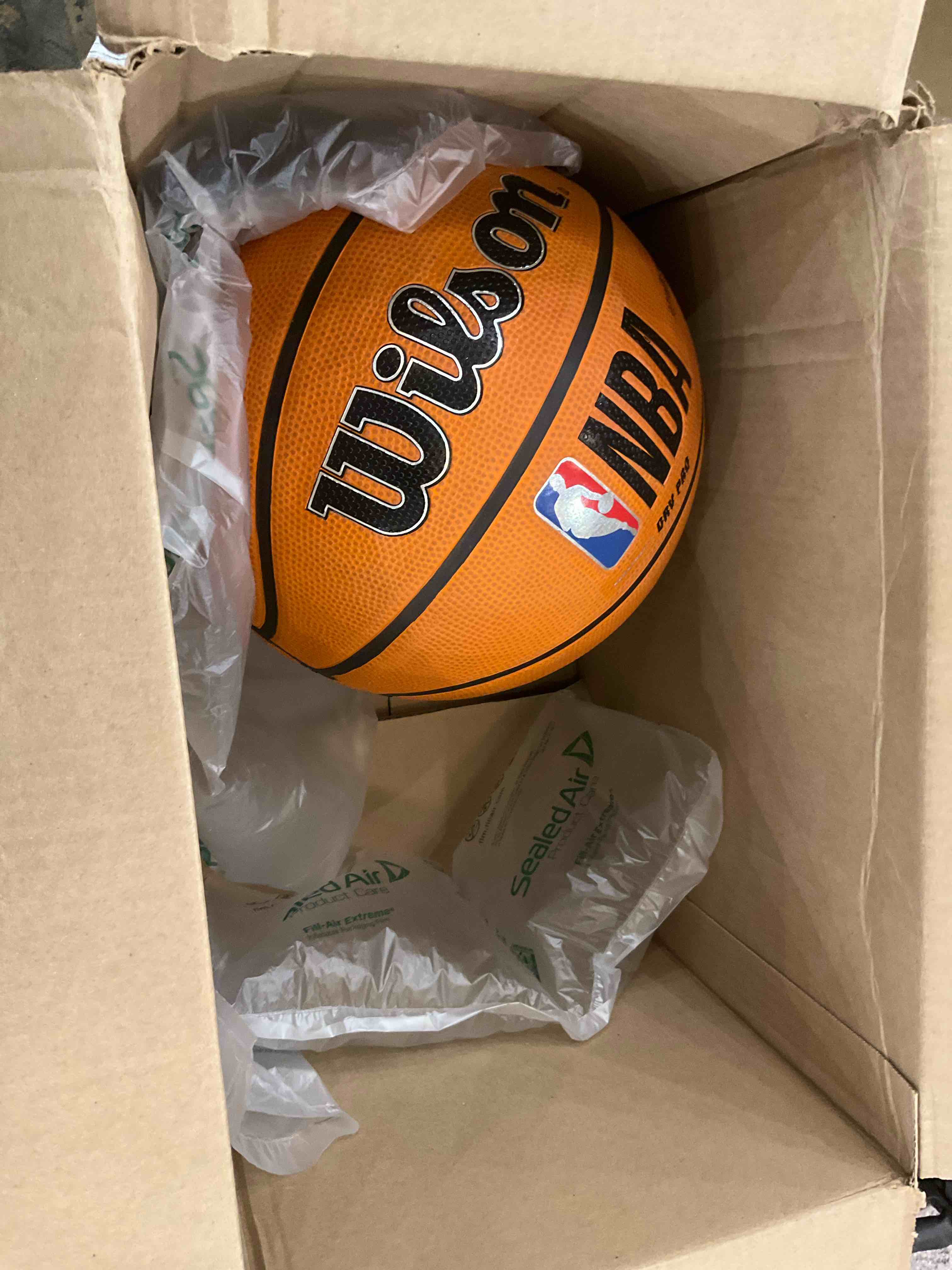 https://s3.amazonaws.com/lotting-images-prod/BargainHunt/EXS01266593_1709574809236.jpeg