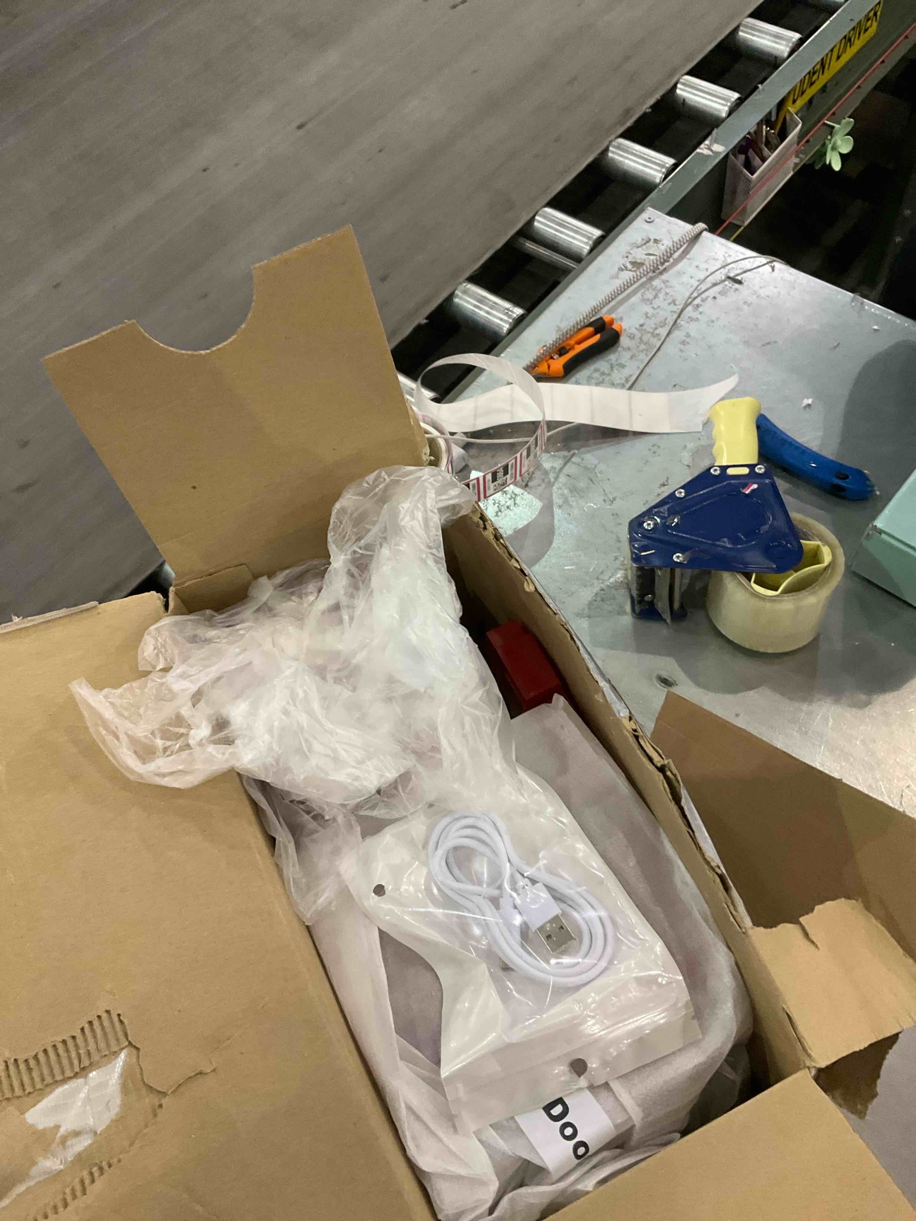 https://s3.amazonaws.com/lotting-images-prod/BargainHunt/EXS01266640_1709644800433.jpeg
