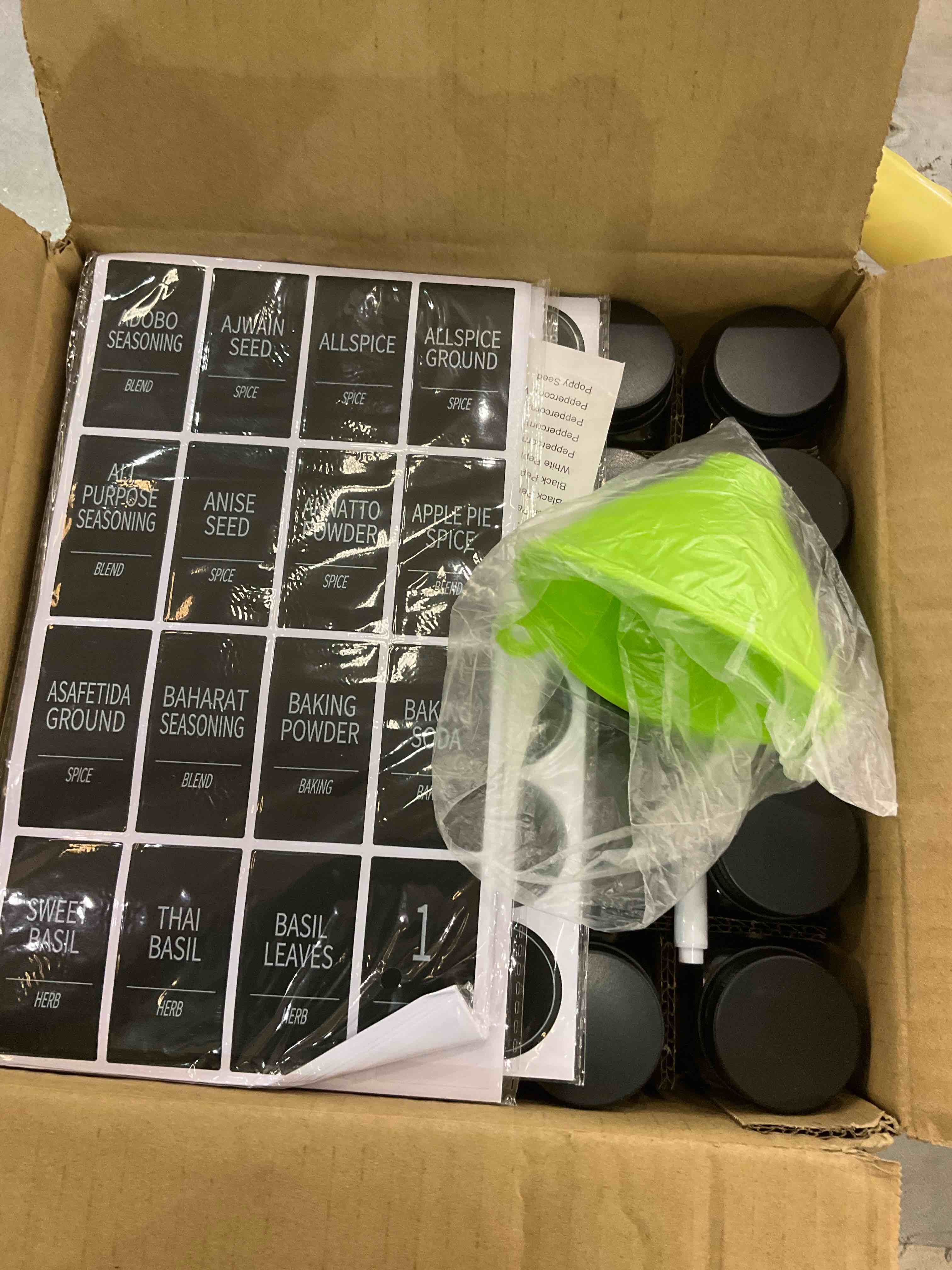 https://s3.amazonaws.com/lotting-images-prod/BargainHunt/EXS01266728_1709656493368.jpeg