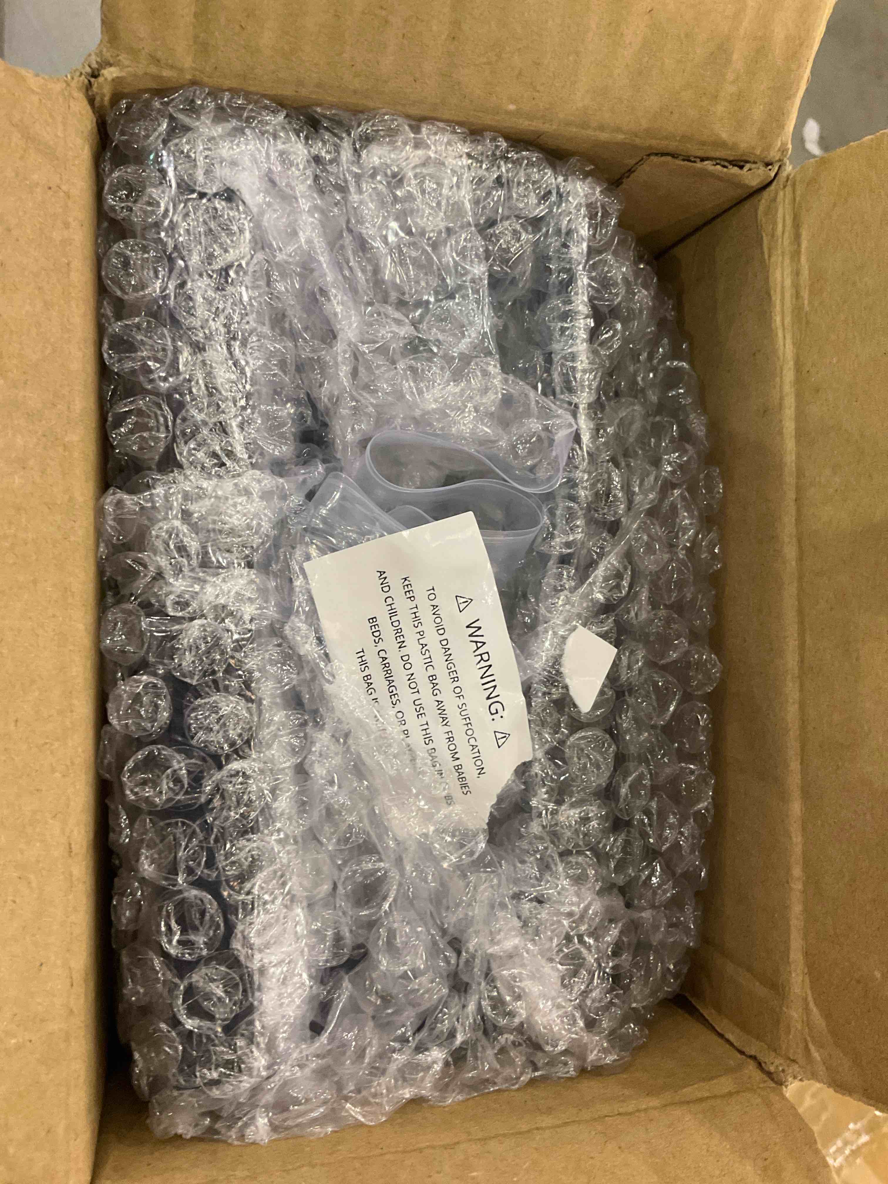 https://s3.amazonaws.com/lotting-images-prod/BargainHunt/EXS01266731_1709656841818.jpeg