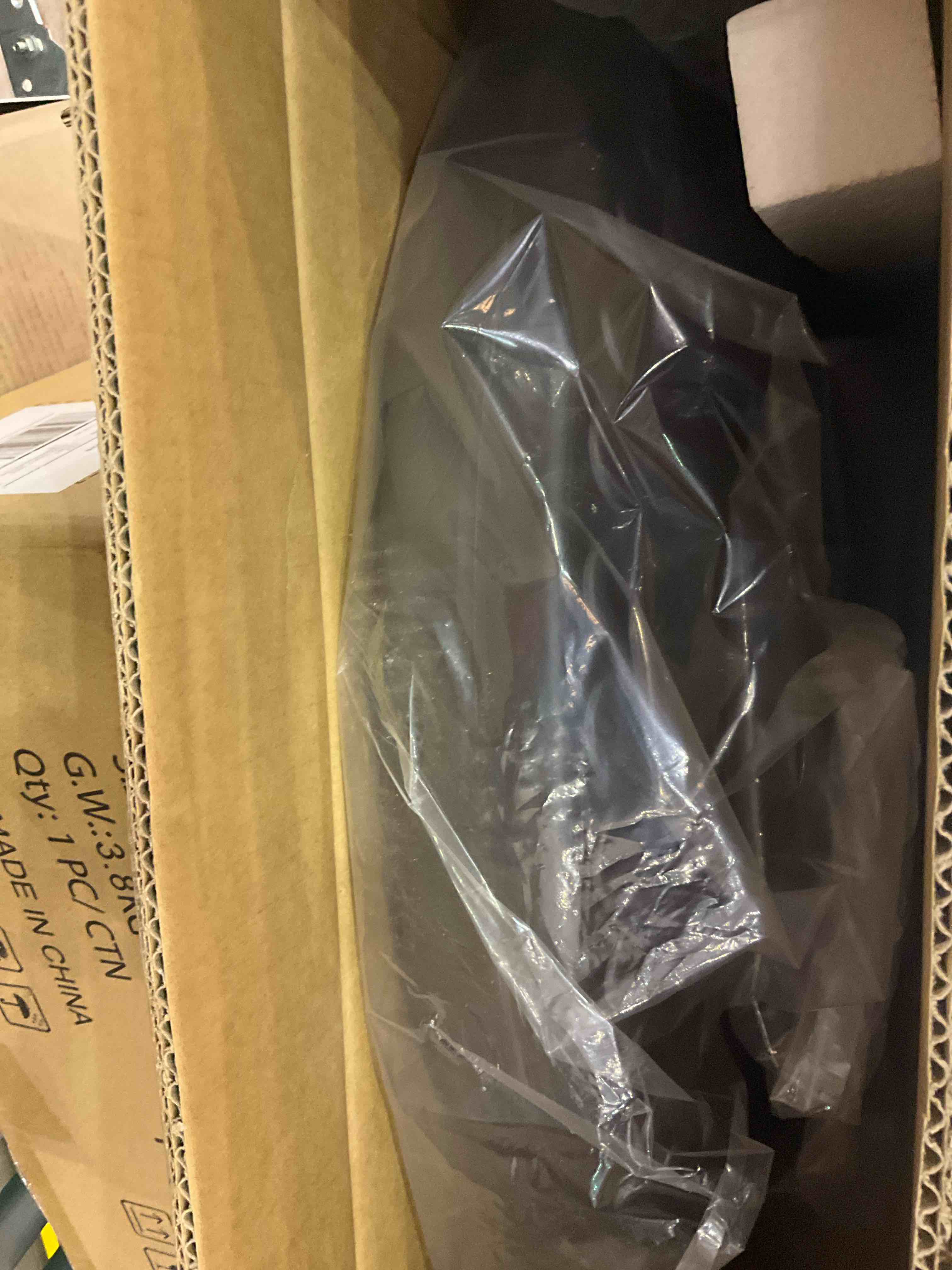 https://s3.amazonaws.com/lotting-images-prod/BargainHunt/EXS01266808_1709742124310.jpeg