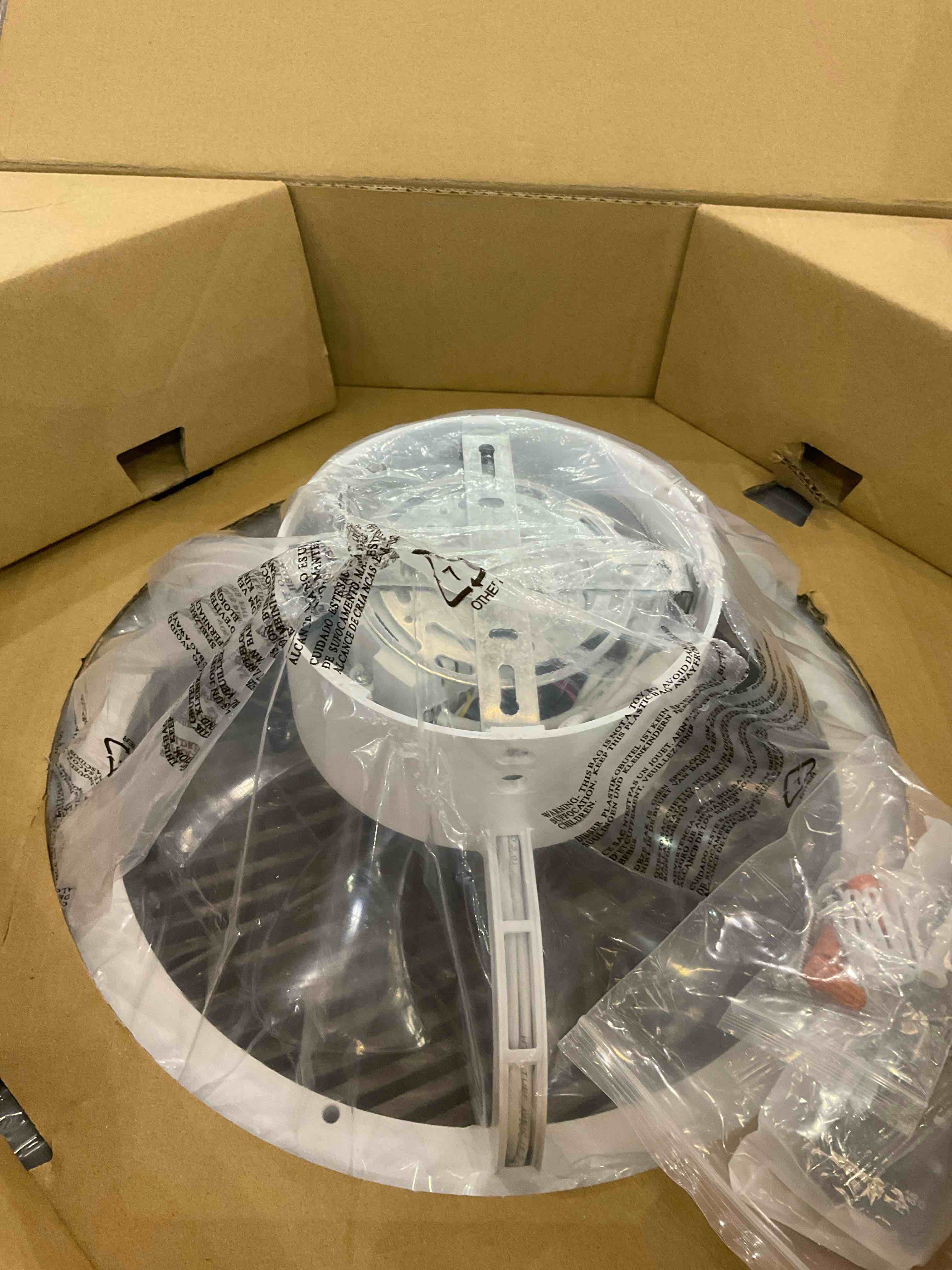 https://s3.amazonaws.com/lotting-images-prod/BargainHunt/EXS01266809_1709742401760.jpeg