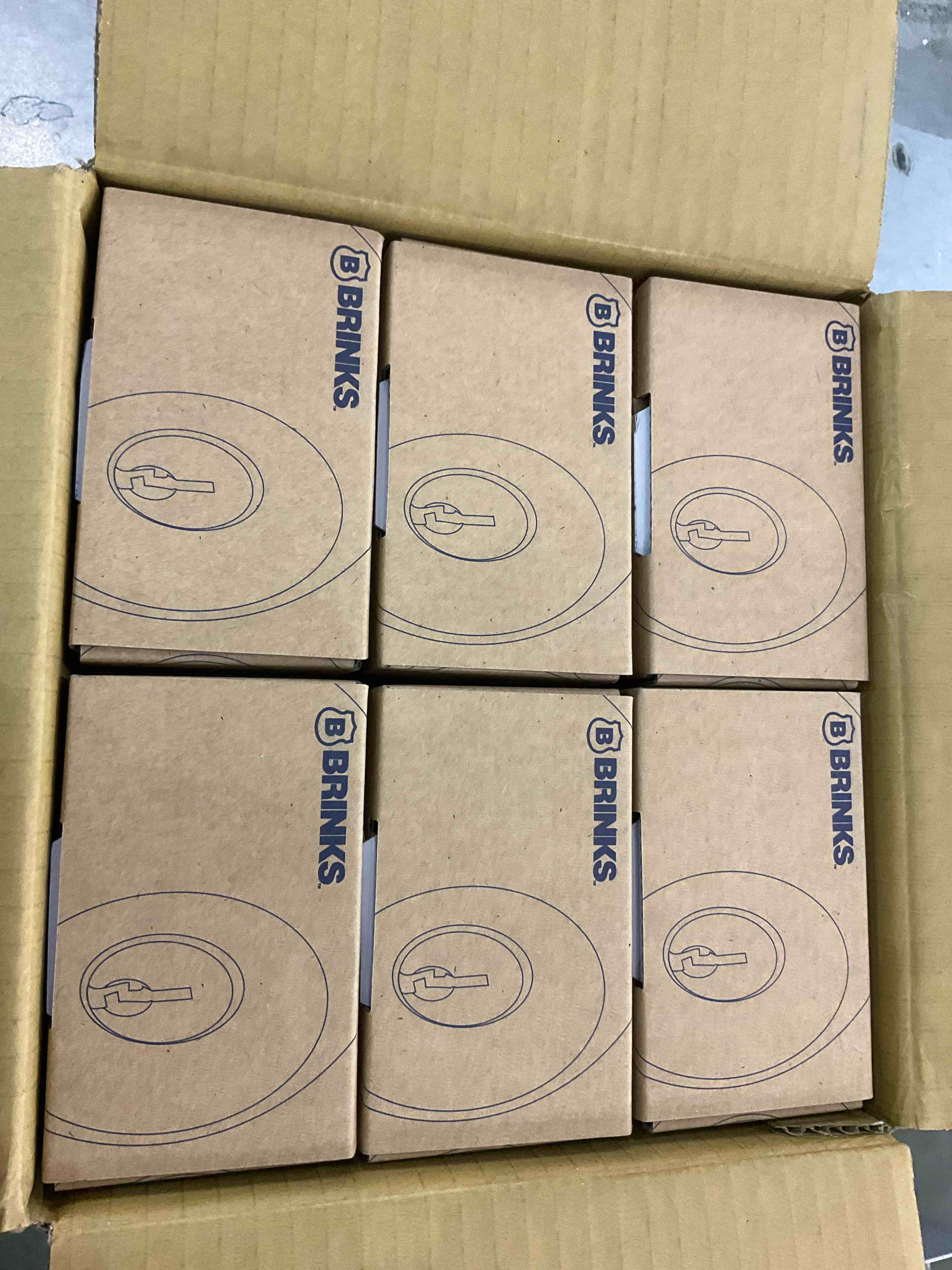 https://s3.amazonaws.com/lotting-images-prod/BargainHunt/EXS01266819_1709744096633.jpeg