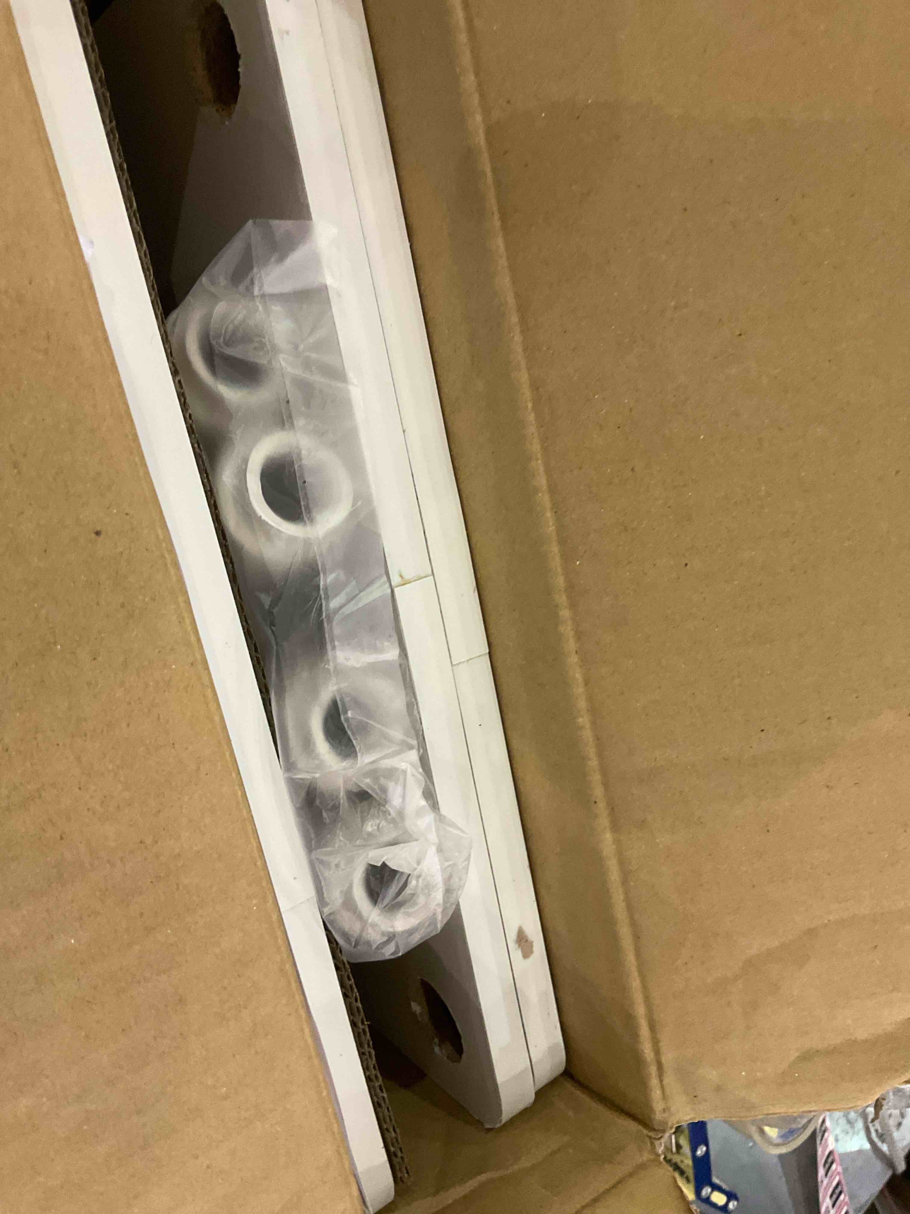 https://s3.amazonaws.com/lotting-images-prod/BargainHunt/EXS01266905_1709817838211.jpeg