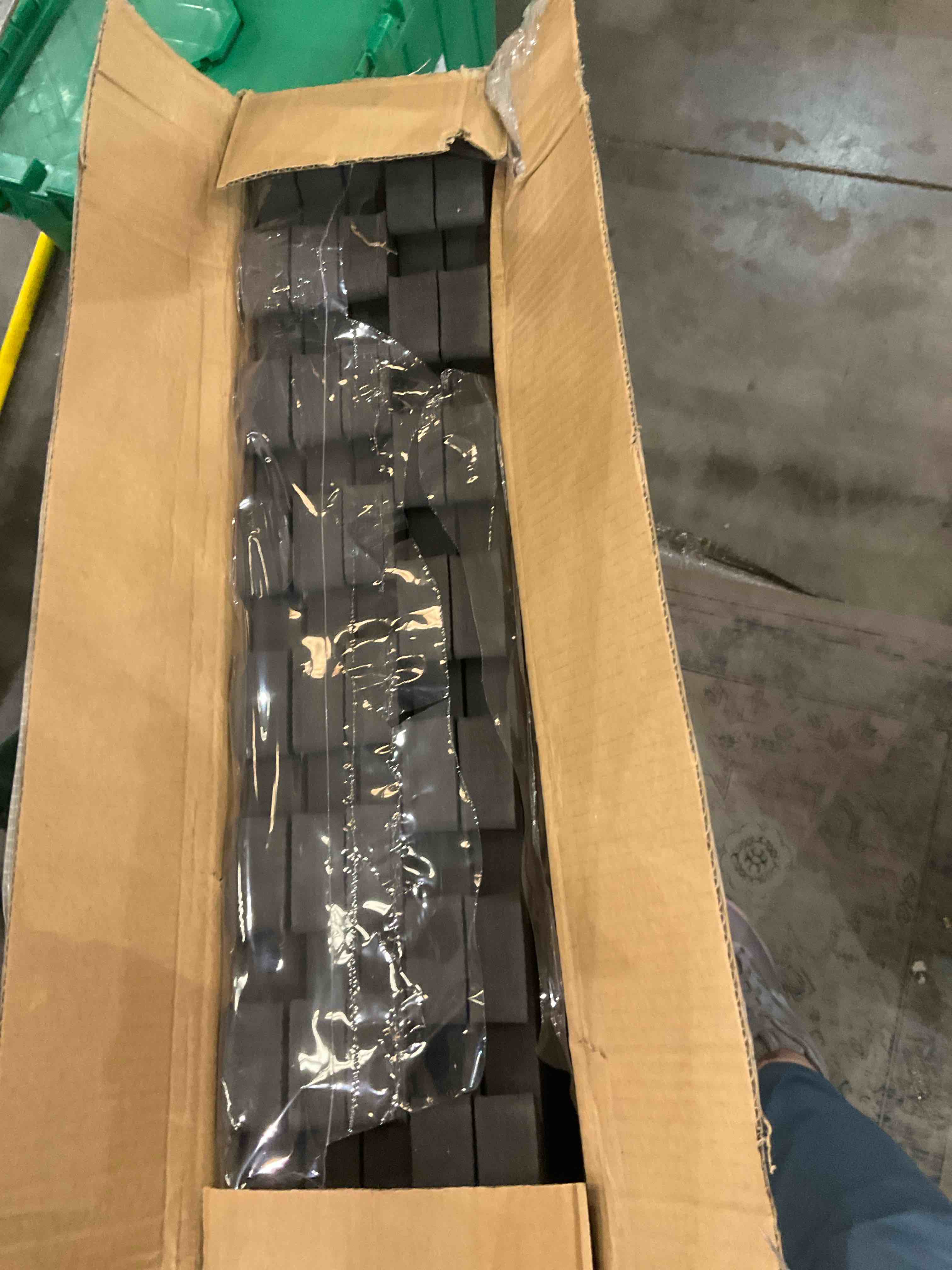 https://s3.amazonaws.com/lotting-images-prod/BargainHunt/EXS01266927_1709822273810.jpeg