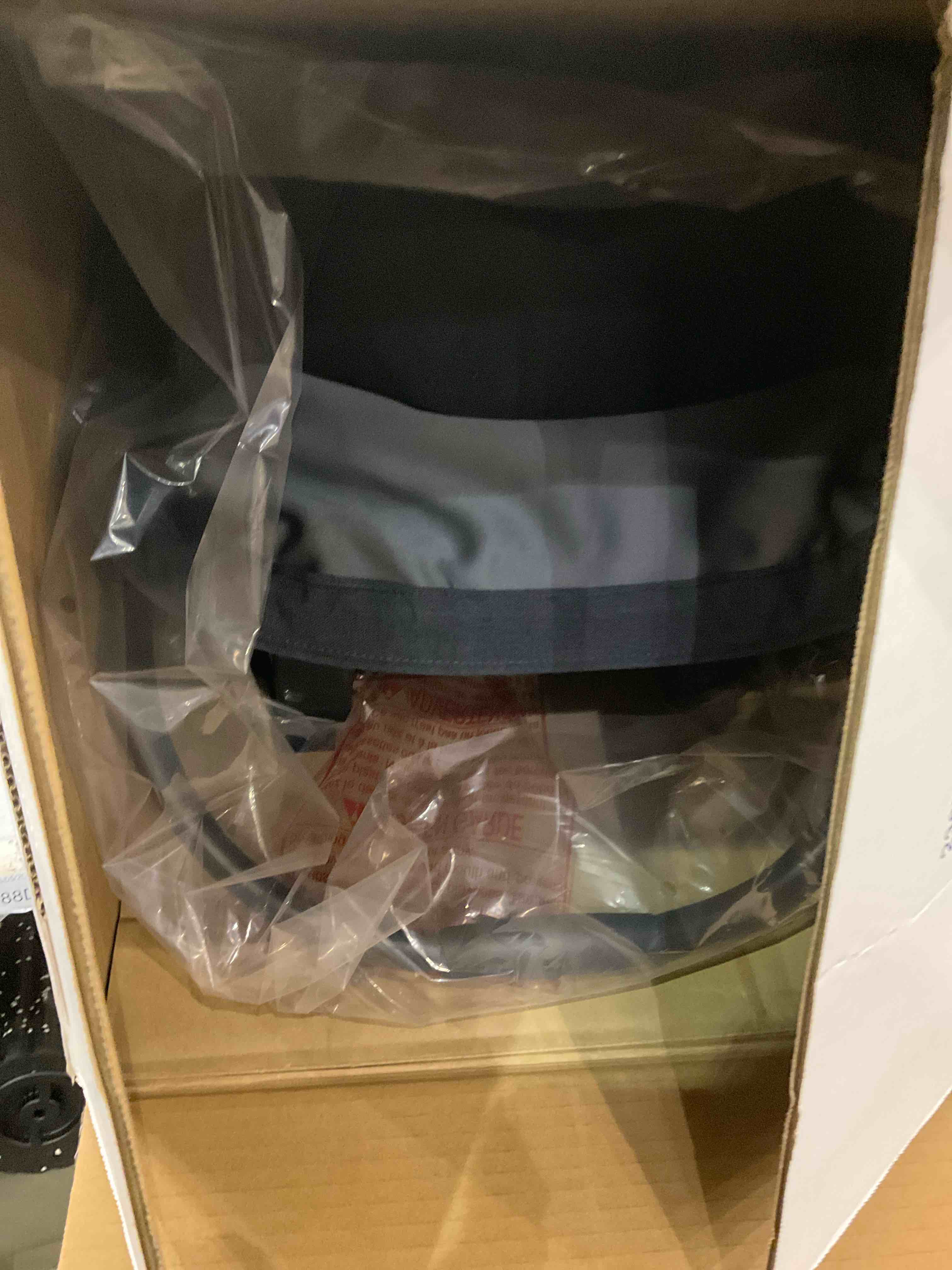 https://s3.amazonaws.com/lotting-images-prod/BargainHunt/EXS01266965_1709827755116.jpeg
