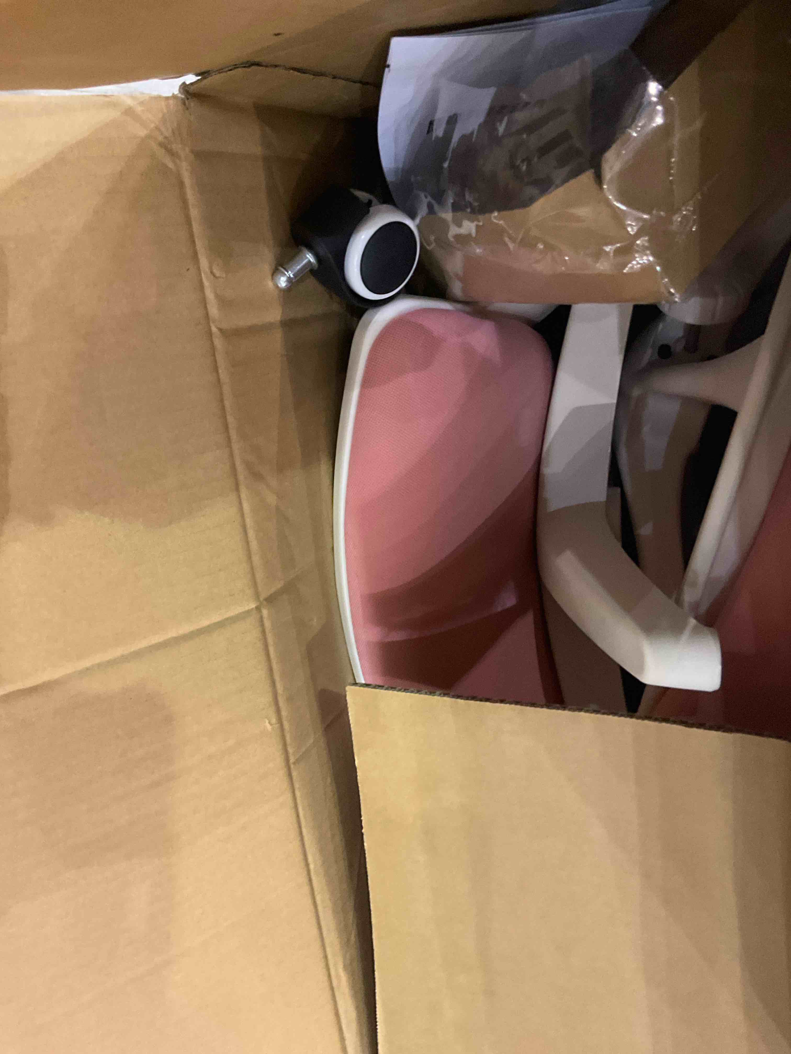 https://s3.amazonaws.com/lotting-images-prod/BargainHunt/EXS01266966_1709827837169.jpeg