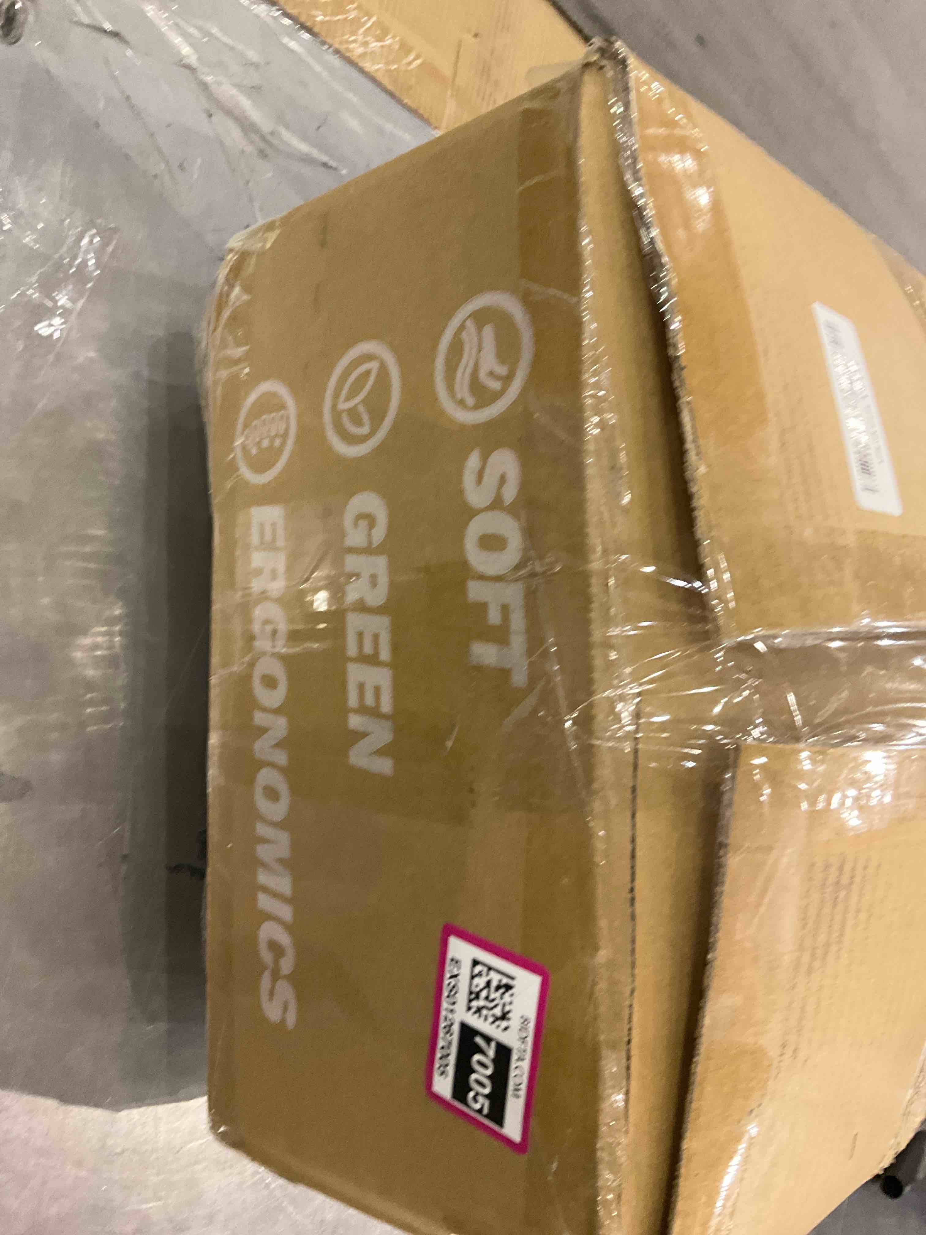 https://s3.amazonaws.com/lotting-images-prod/BargainHunt/EXS01267005_1711110255960.jpeg