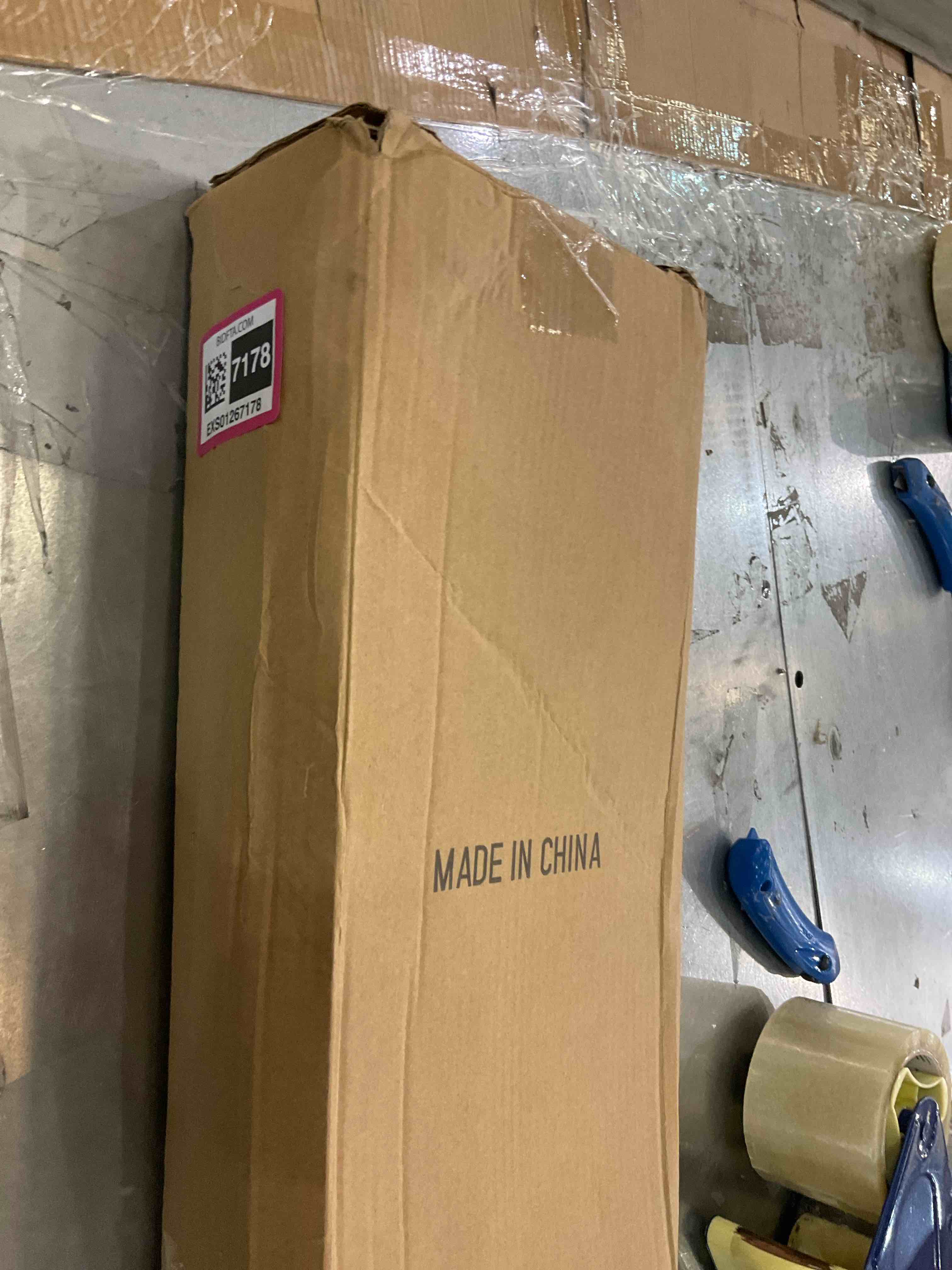 https://s3.amazonaws.com/lotting-images-prod/BargainHunt/EXS01267178_1711385844742.jpeg