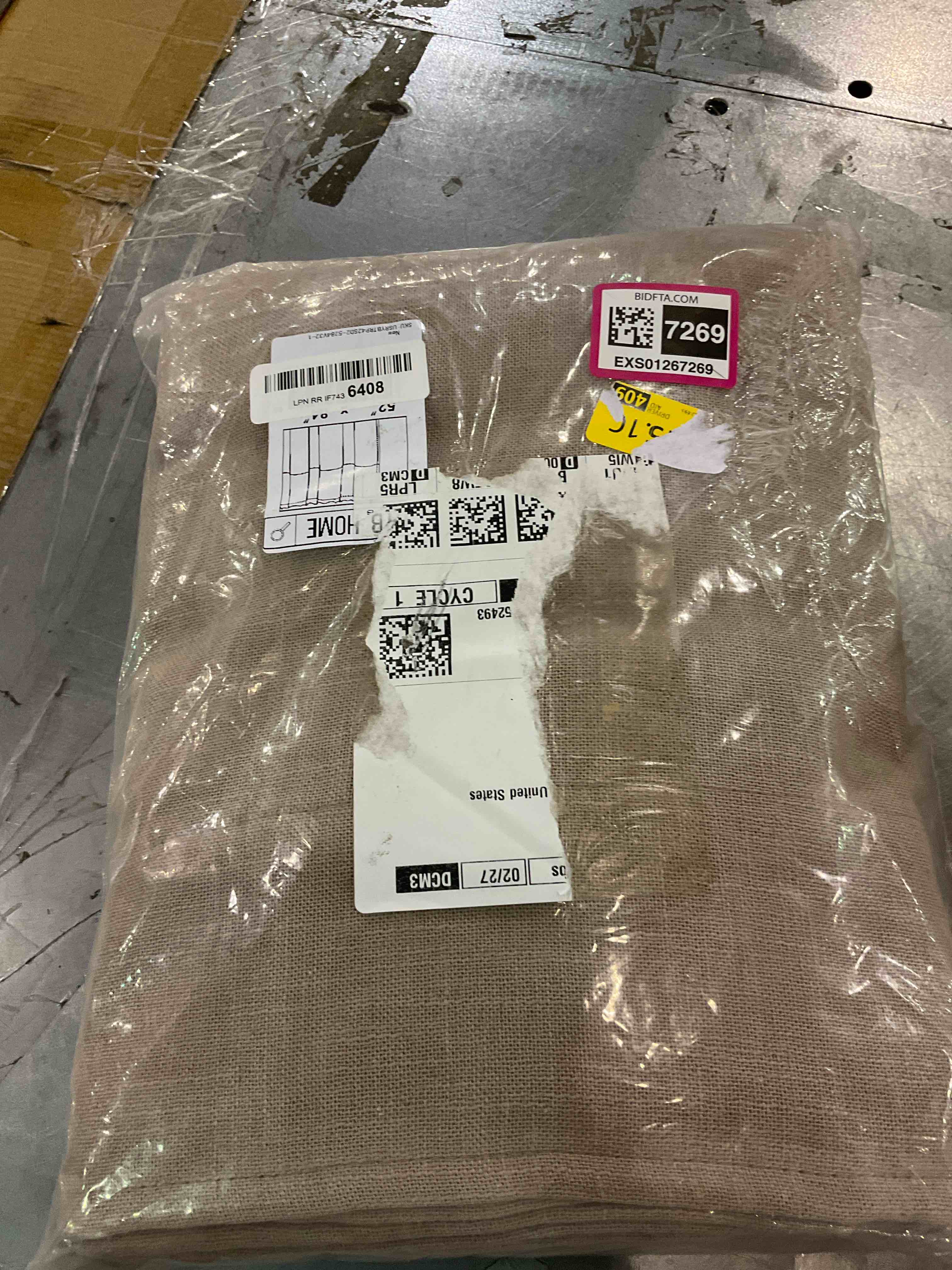 https://s3.amazonaws.com/lotting-images-prod/BargainHunt/EXS01267269_1711454715718.jpeg
