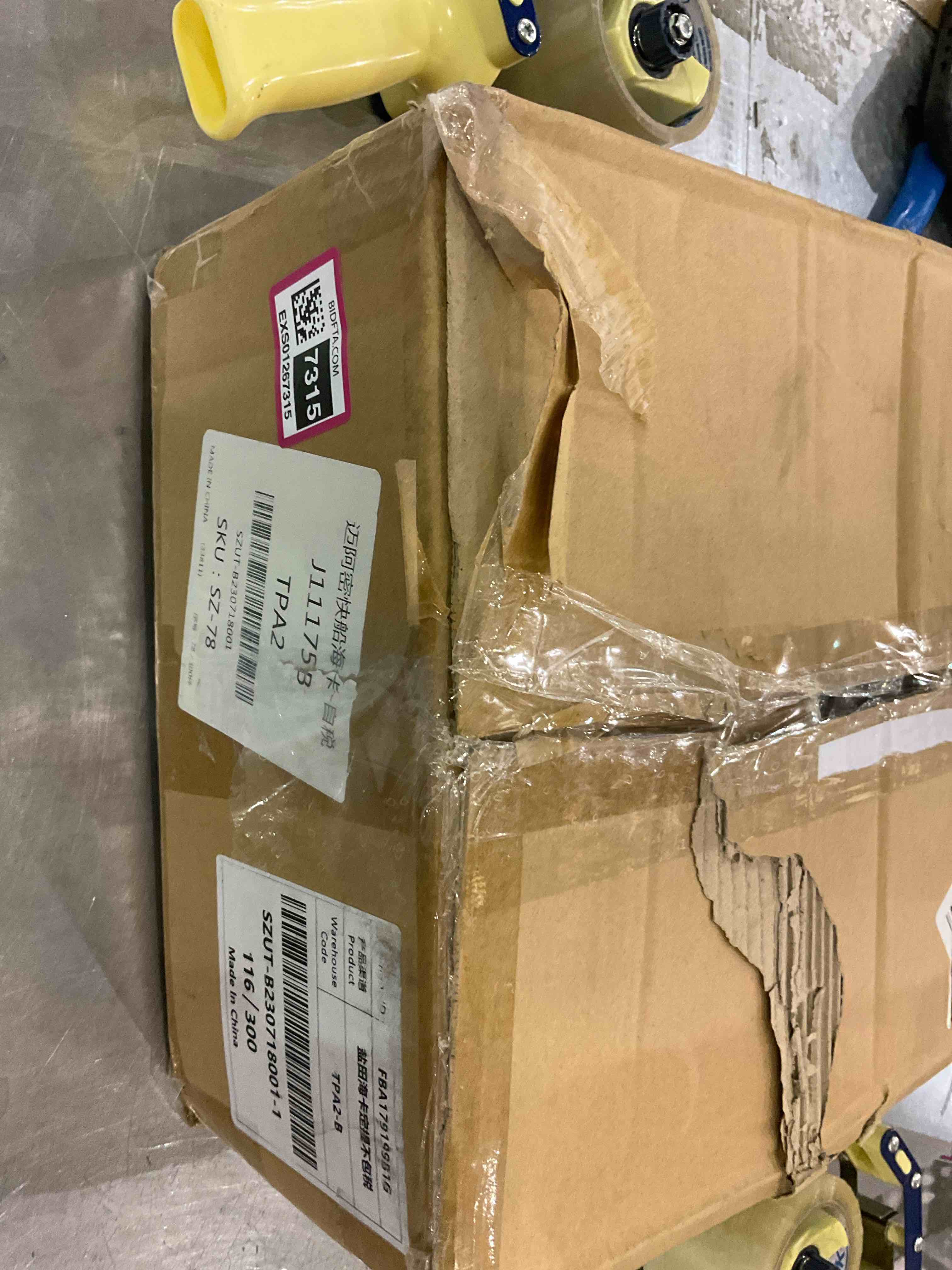 https://s3.amazonaws.com/lotting-images-prod/BargainHunt/EXS01267315_1711461912778.jpeg