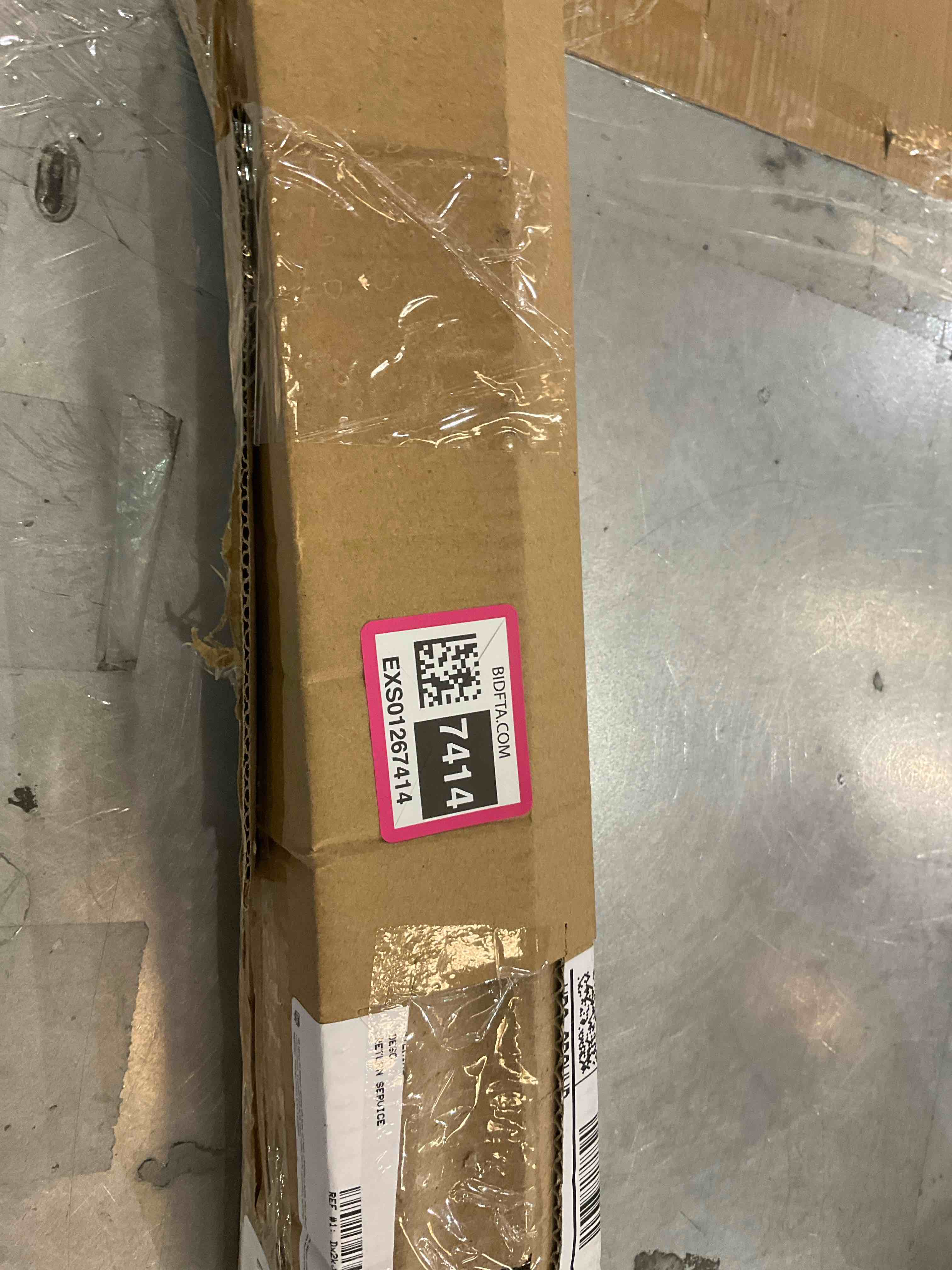 https://s3.amazonaws.com/lotting-images-prod/BargainHunt/EXS01267414_1711477462439.jpeg