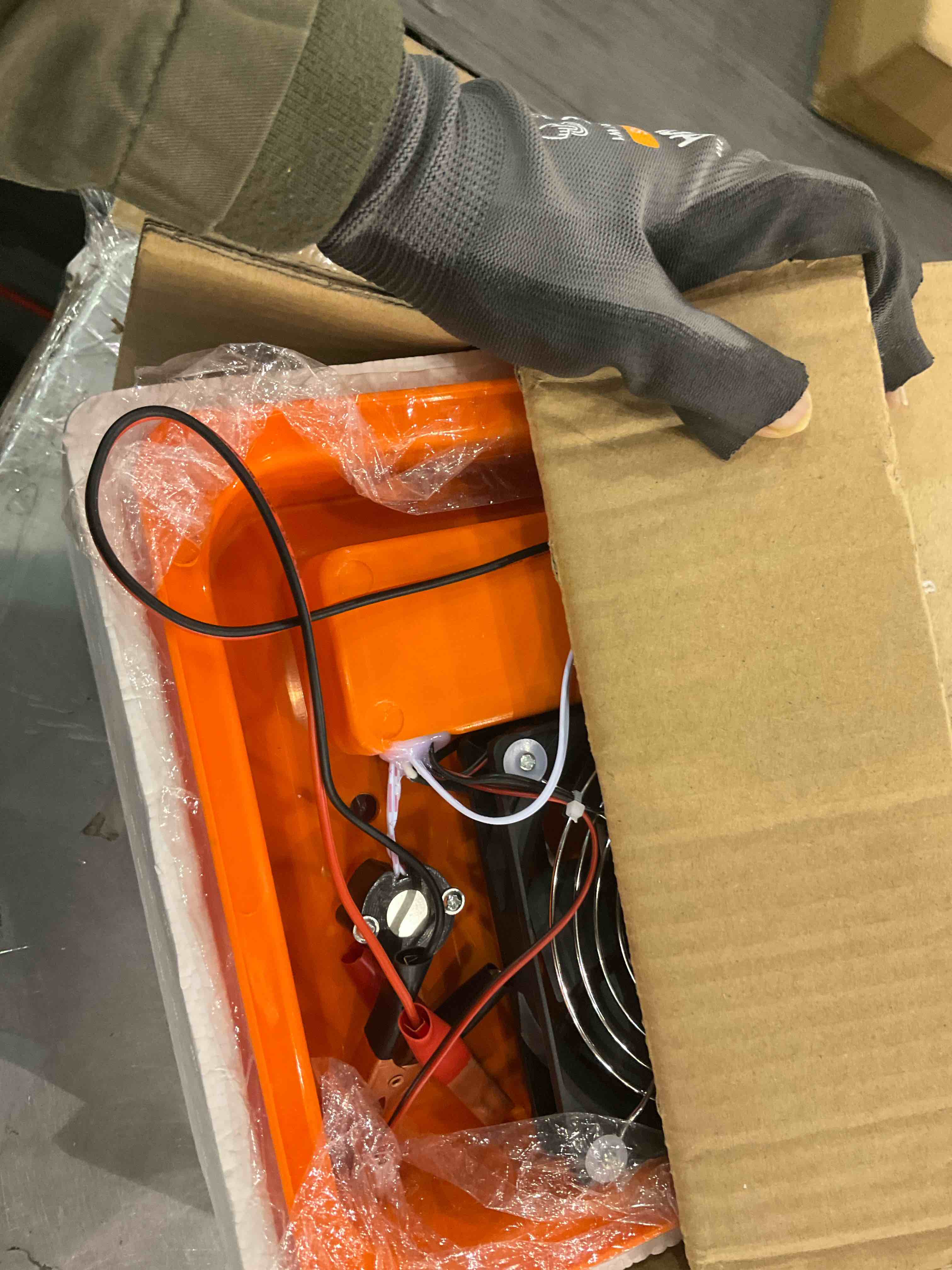 https://s3.amazonaws.com/lotting-images-prod/BargainHunt/EXS01267446_1711540568947.jpeg