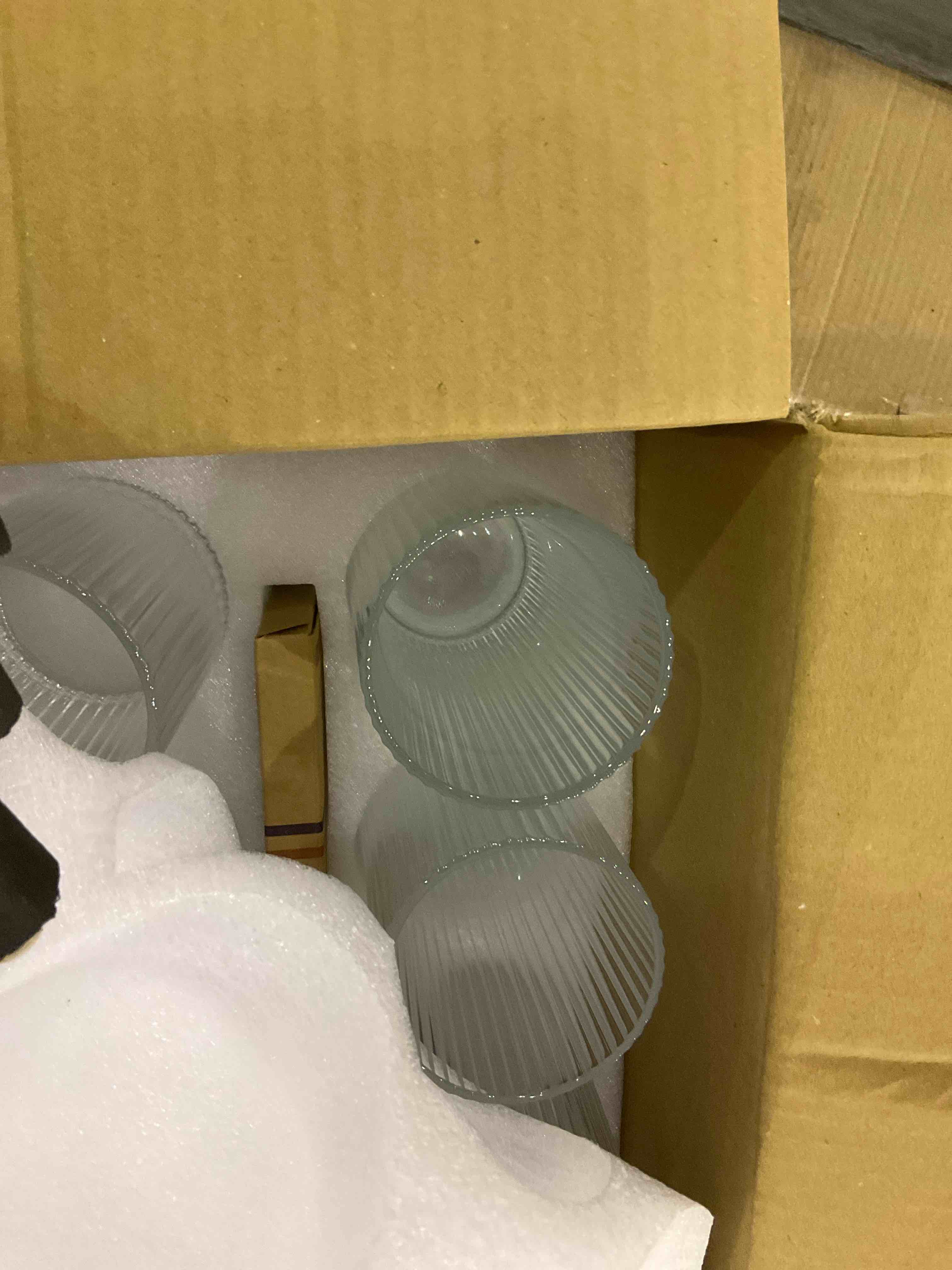 https://s3.amazonaws.com/lotting-images-prod/BargainHunt/EXS01267448_1711540723187.jpeg