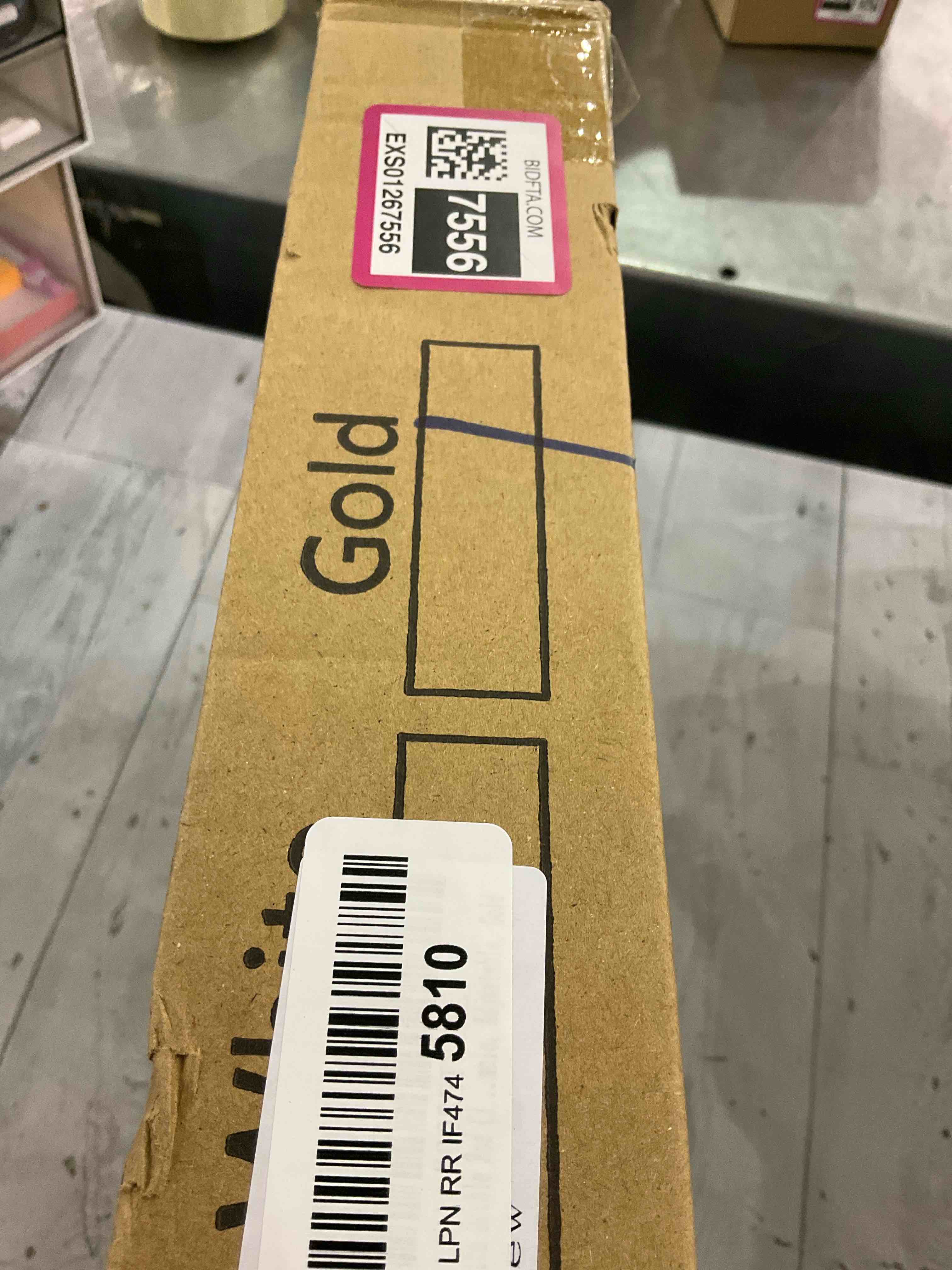 https://s3.amazonaws.com/lotting-images-prod/BargainHunt/EXS01267556_1710418813812.jpeg