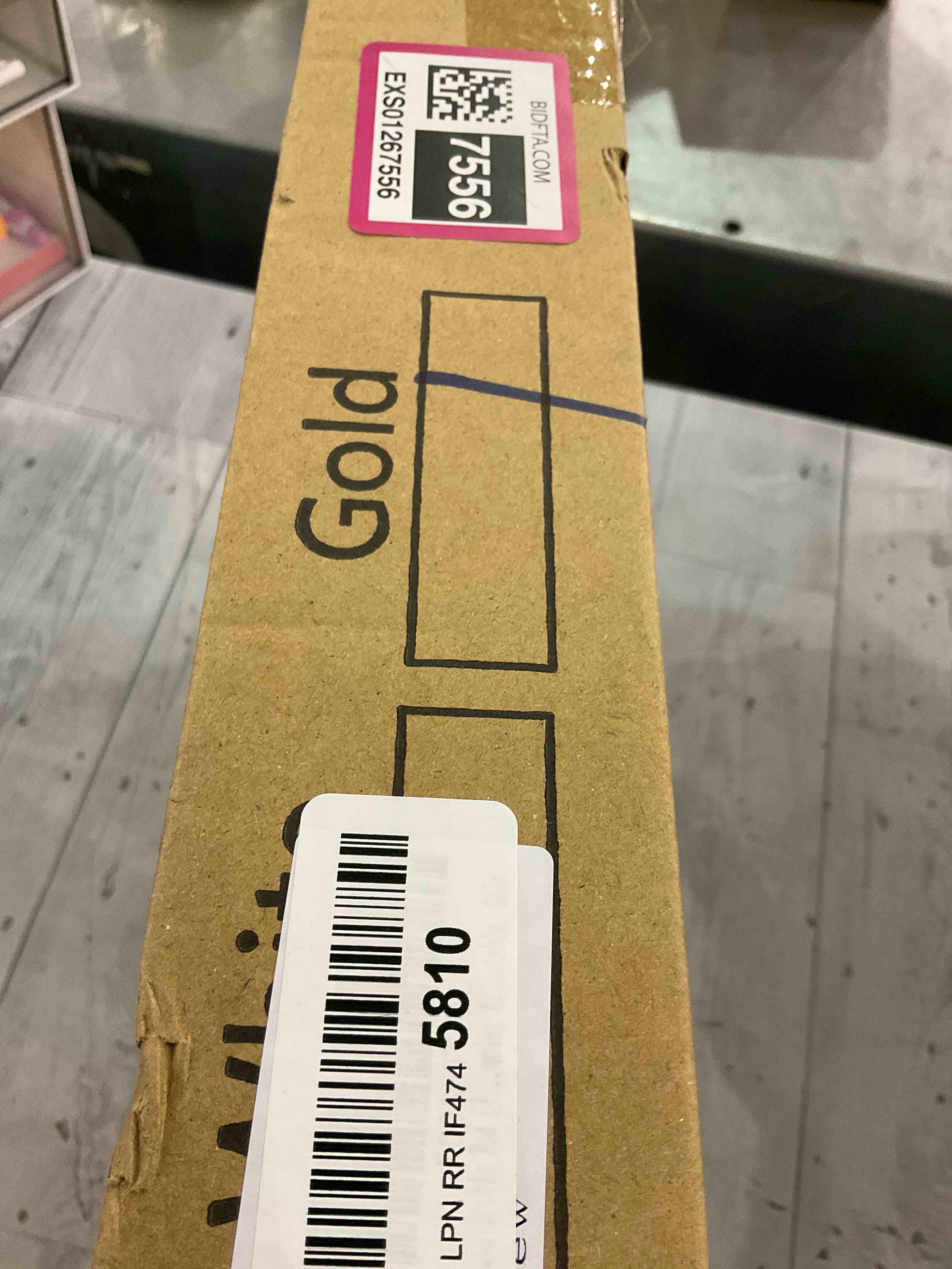 https://s3.amazonaws.com/lotting-images-prod/BargainHunt/EXS01267556_1710418814902.jpeg