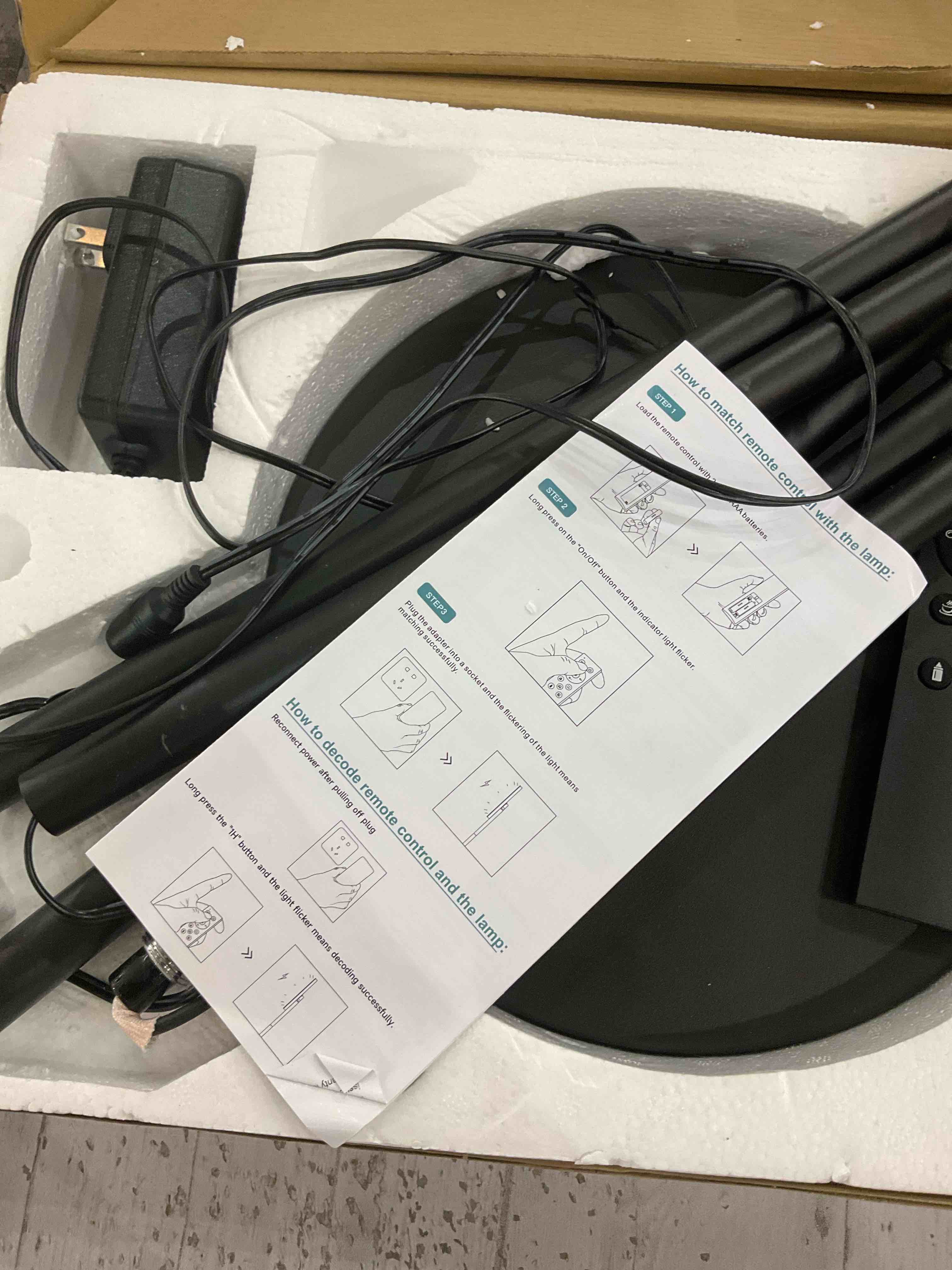 https://s3.amazonaws.com/lotting-images-prod/BargainHunt/EXS01267801_1710517787836.jpeg