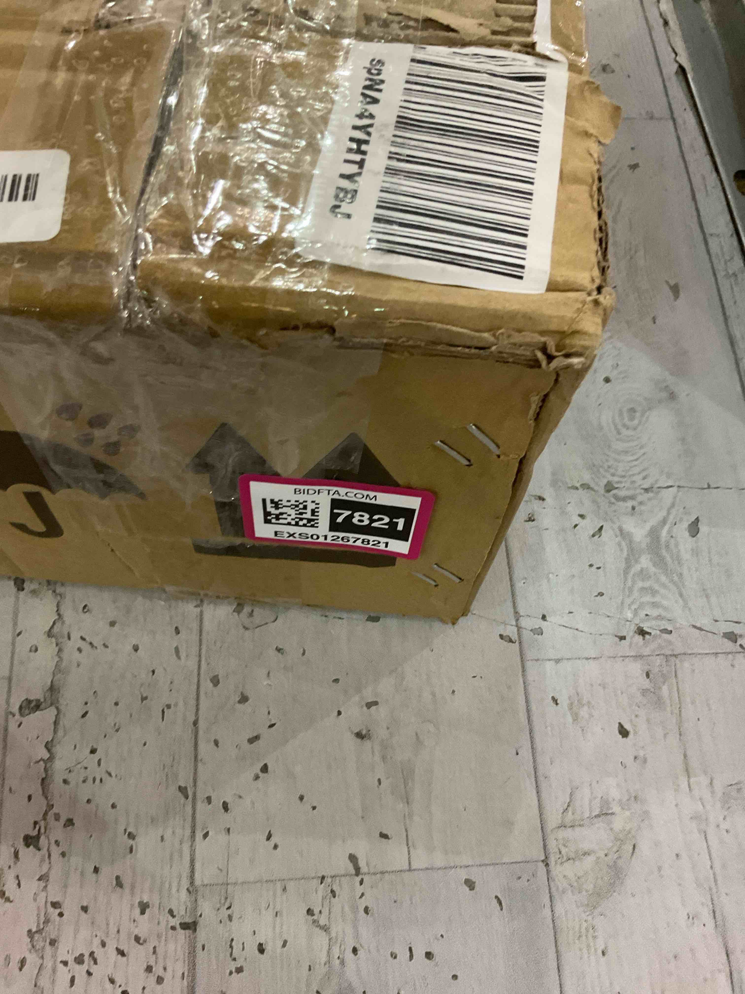 https://s3.amazonaws.com/lotting-images-prod/BargainHunt/EXS01267821_1710522848763.jpeg