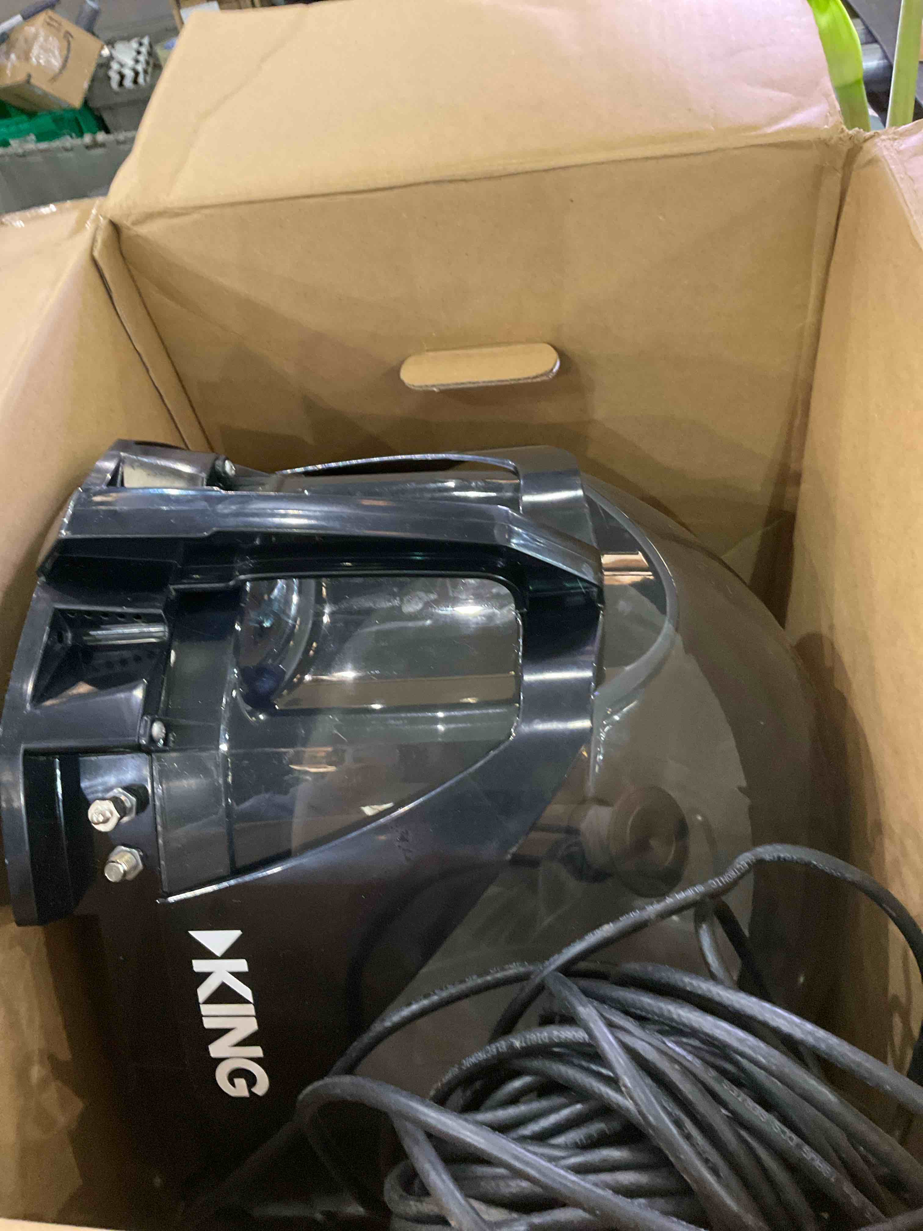 https://s3.amazonaws.com/lotting-images-prod/BargainHunt/EXS01268002_1709576589583.jpeg