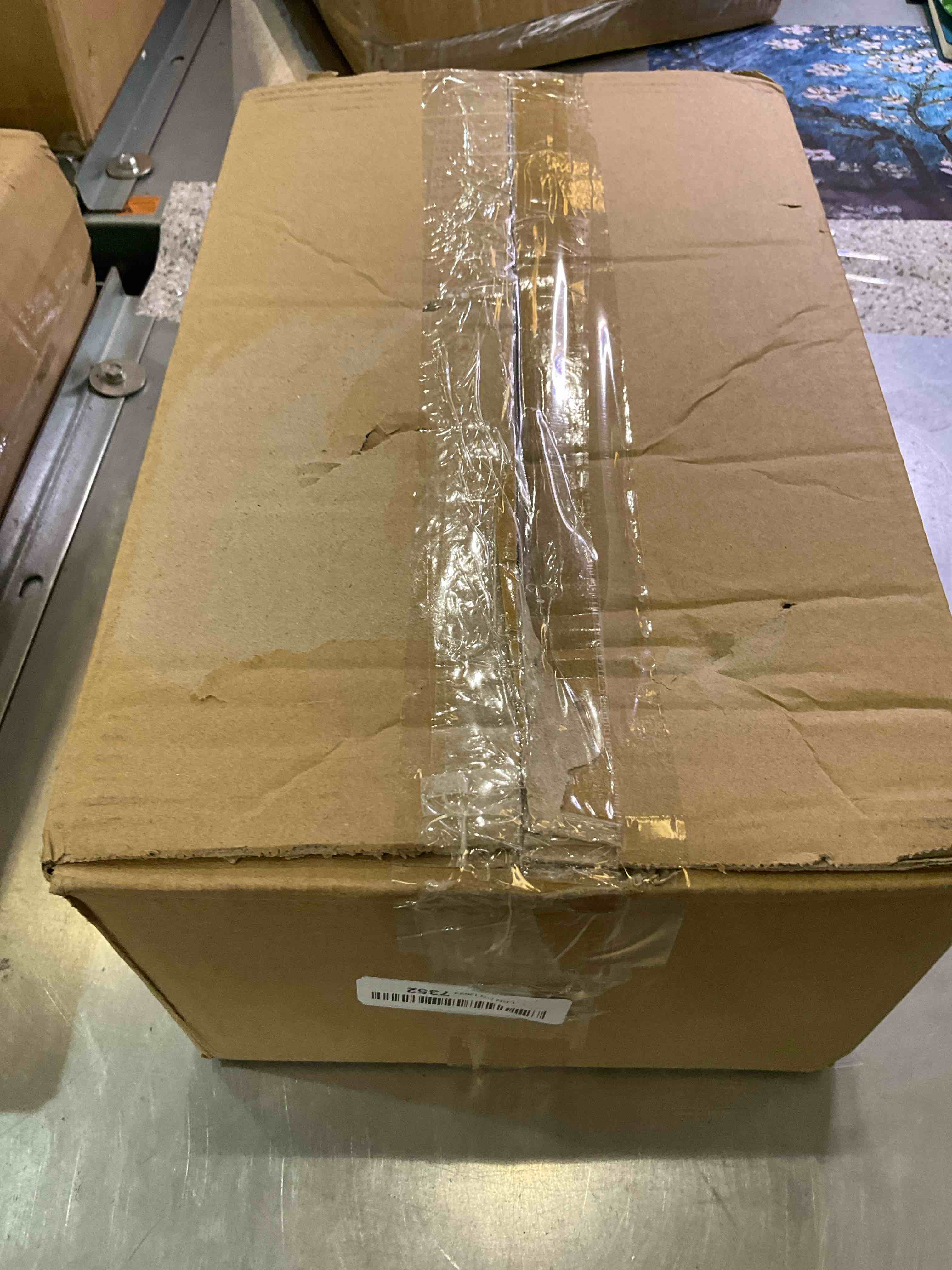 https://s3.amazonaws.com/lotting-images-prod/BargainHunt/EXS01268012_1709580793989.jpeg