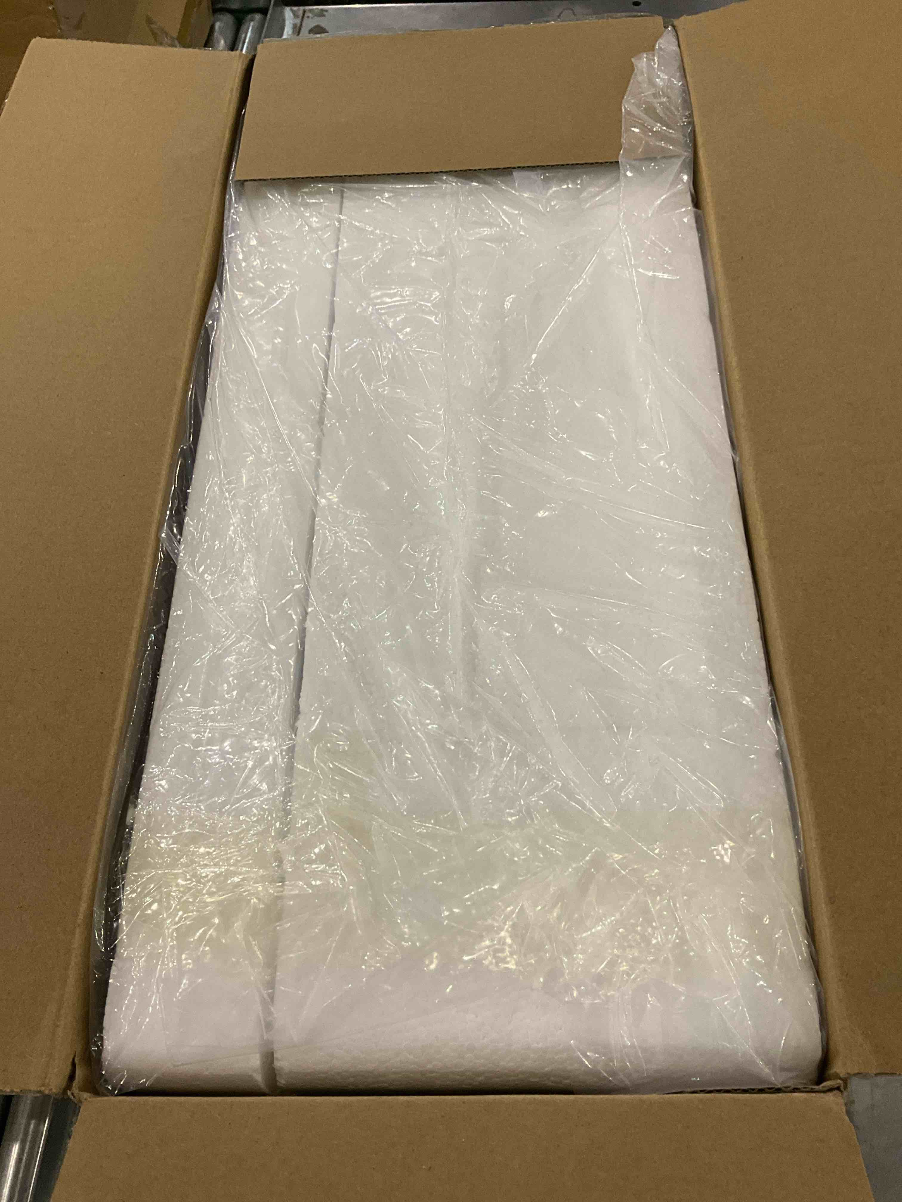 https://s3.amazonaws.com/lotting-images-prod/BargainHunt/EXS01268087_1709645923263.jpeg