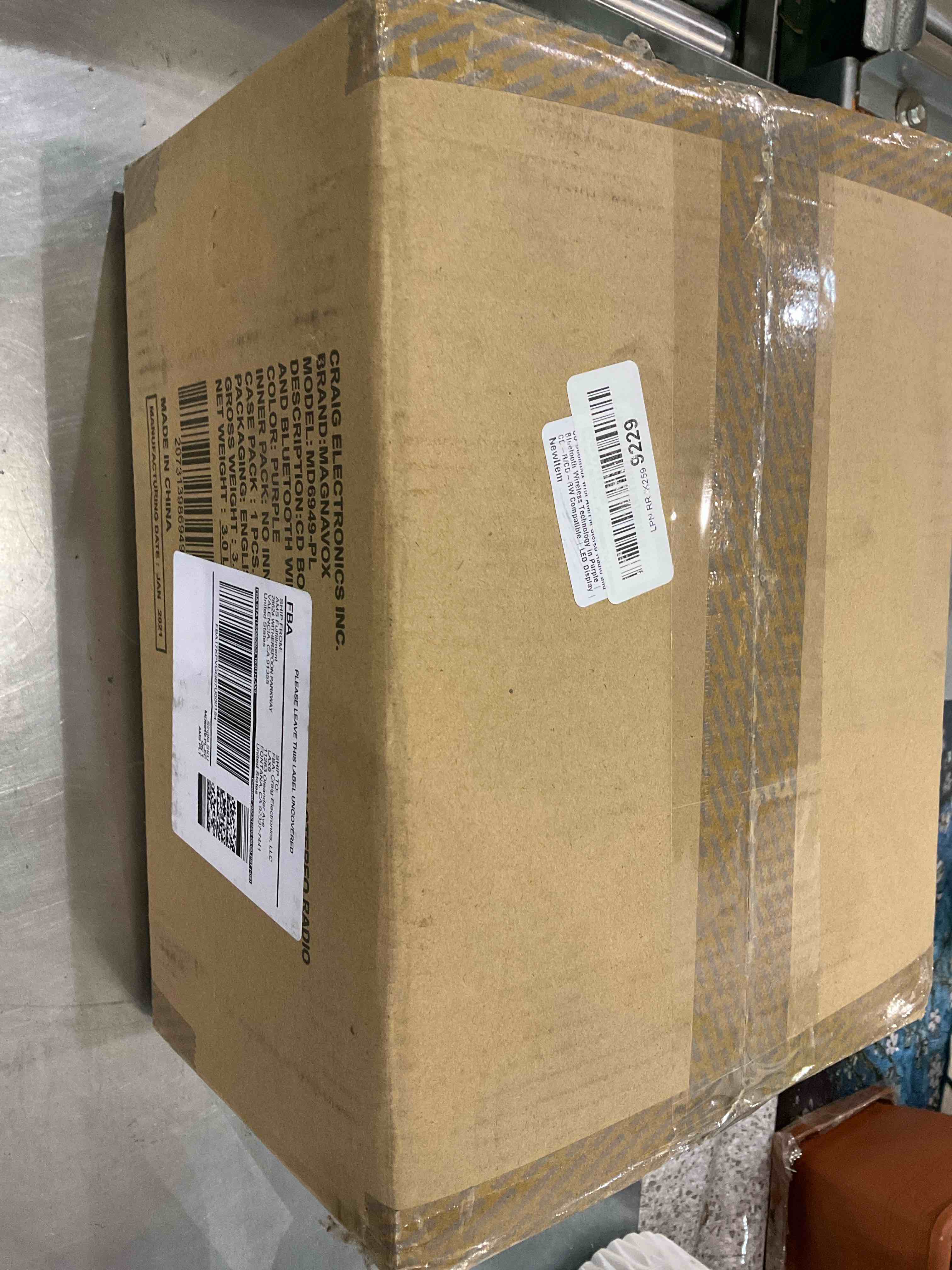 https://s3.amazonaws.com/lotting-images-prod/BargainHunt/EXS01268197_1709662326401.jpeg