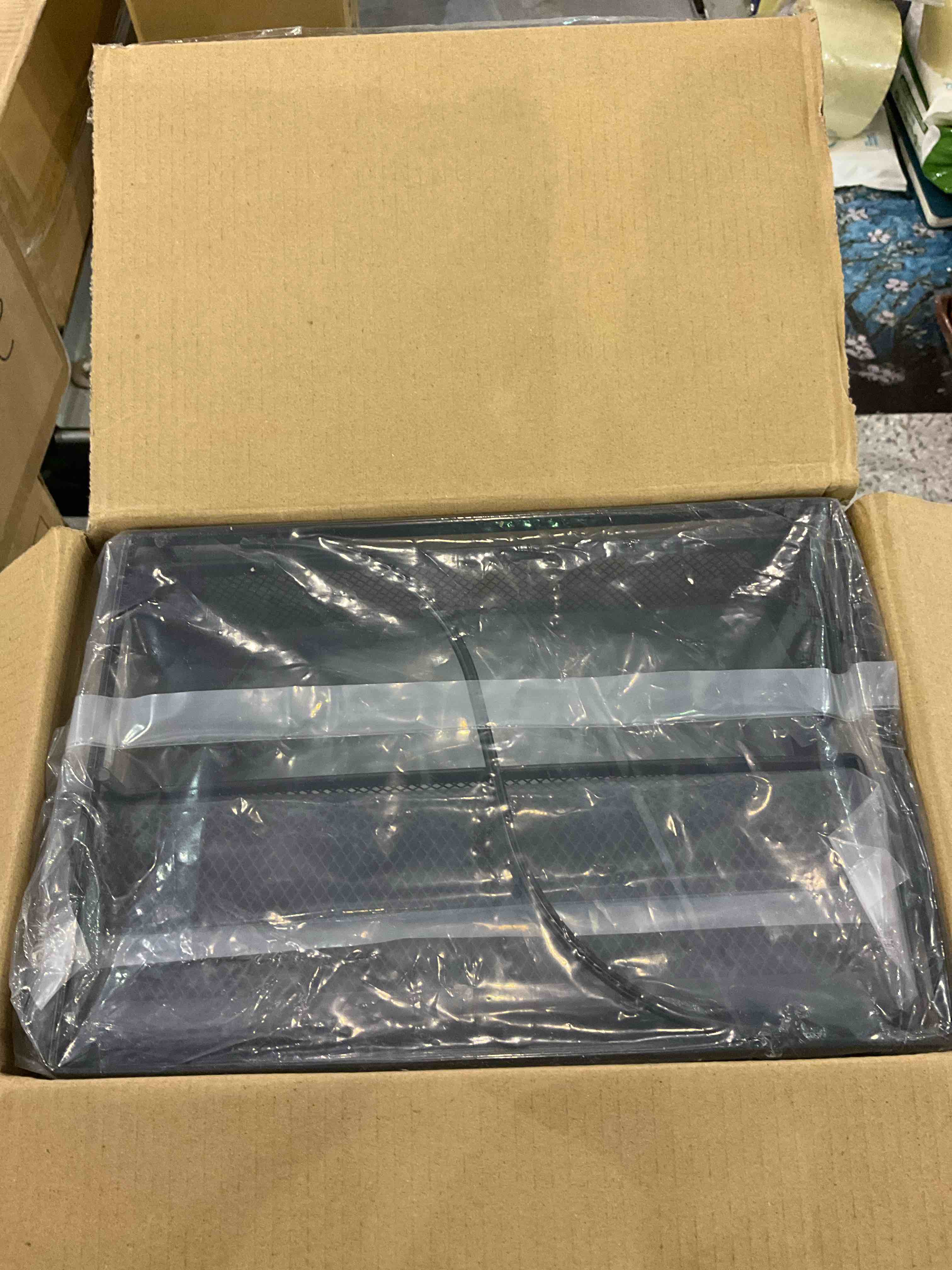 https://s3.amazonaws.com/lotting-images-prod/BargainHunt/EXS01268263_1709728462475.jpeg