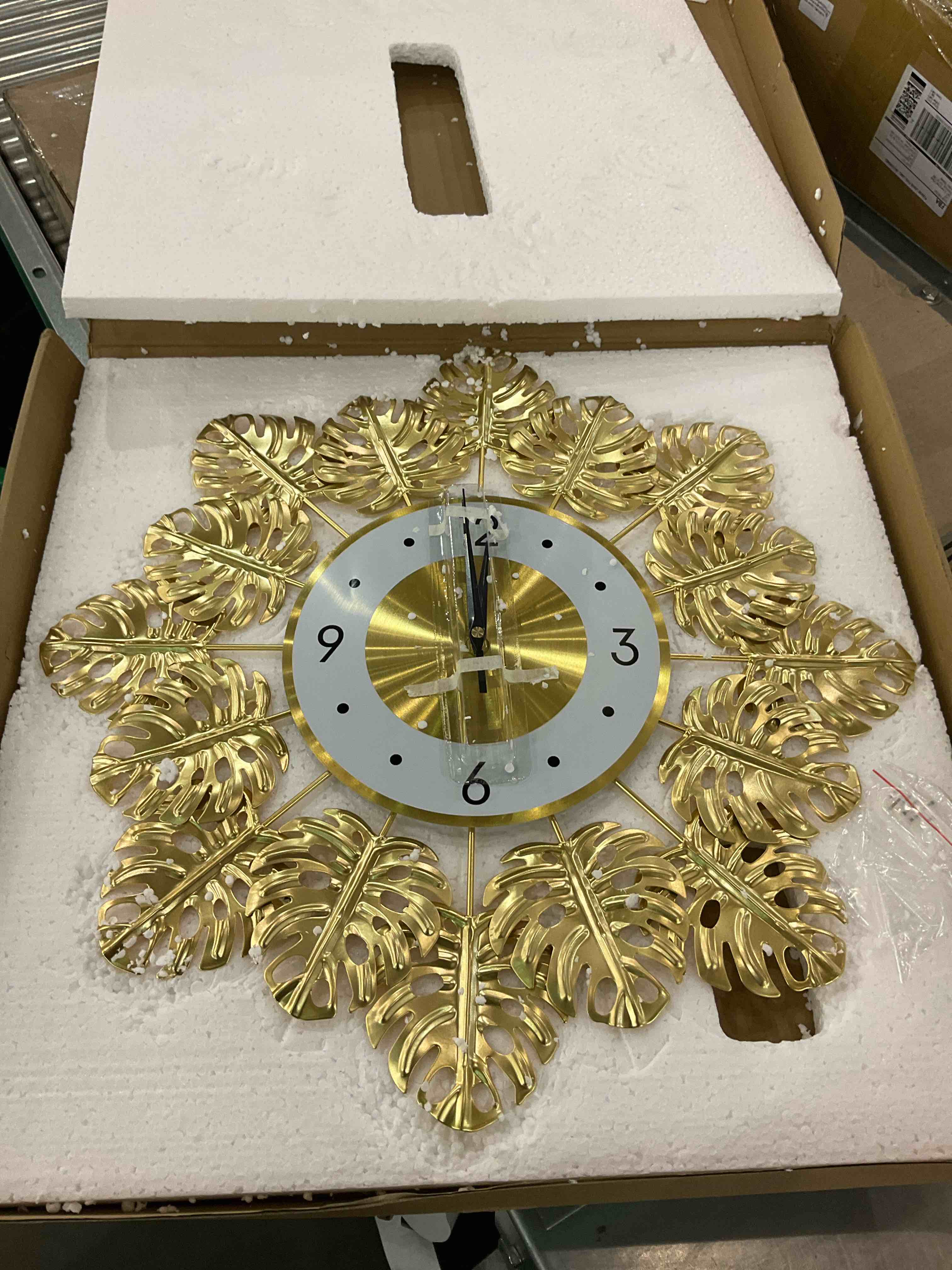 https://s3.amazonaws.com/lotting-images-prod/BargainHunt/EXS01268299_1709735351114.jpeg