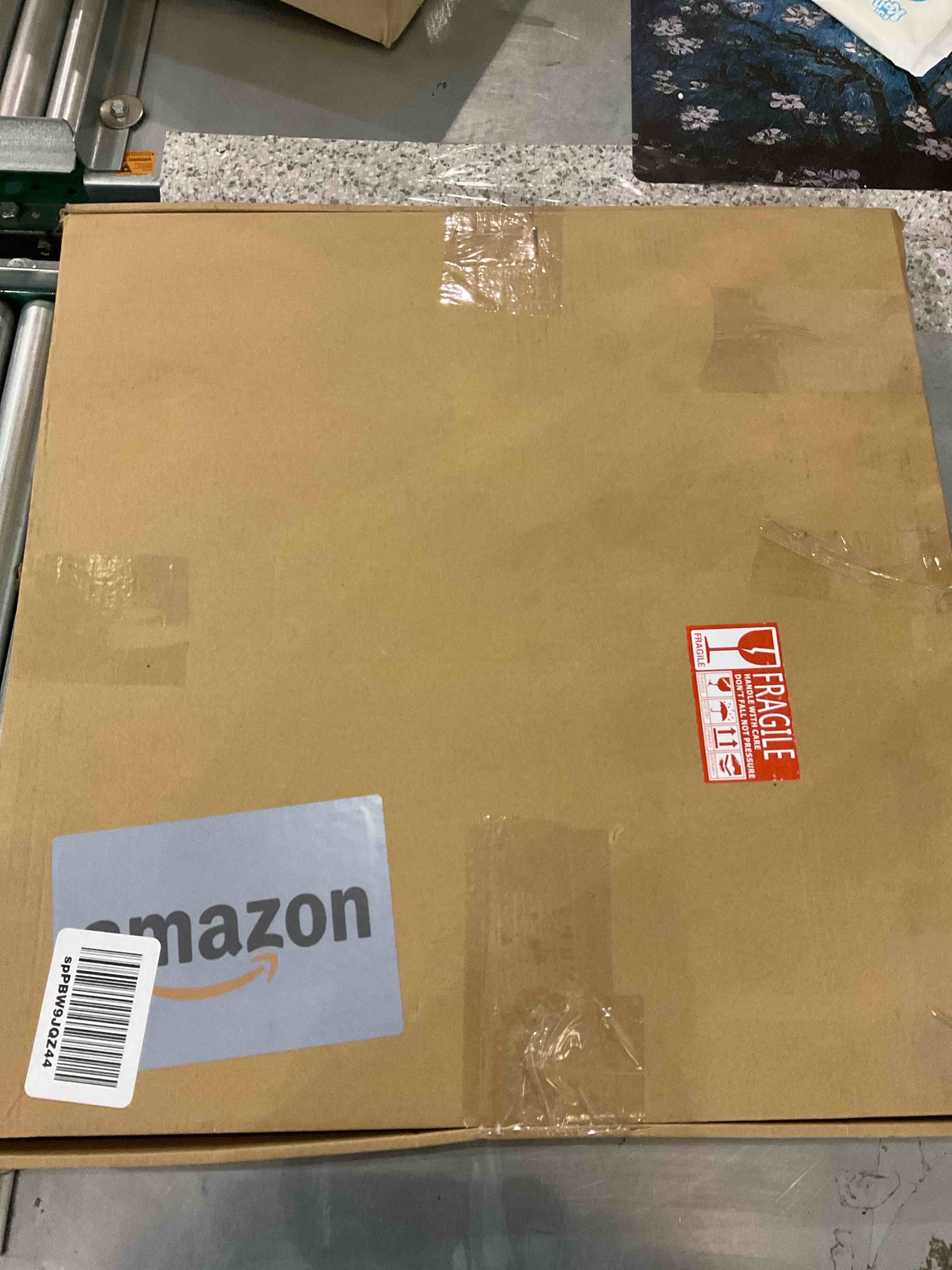 https://s3.amazonaws.com/lotting-images-prod/BargainHunt/EXS01268299_1709735389425.jpeg