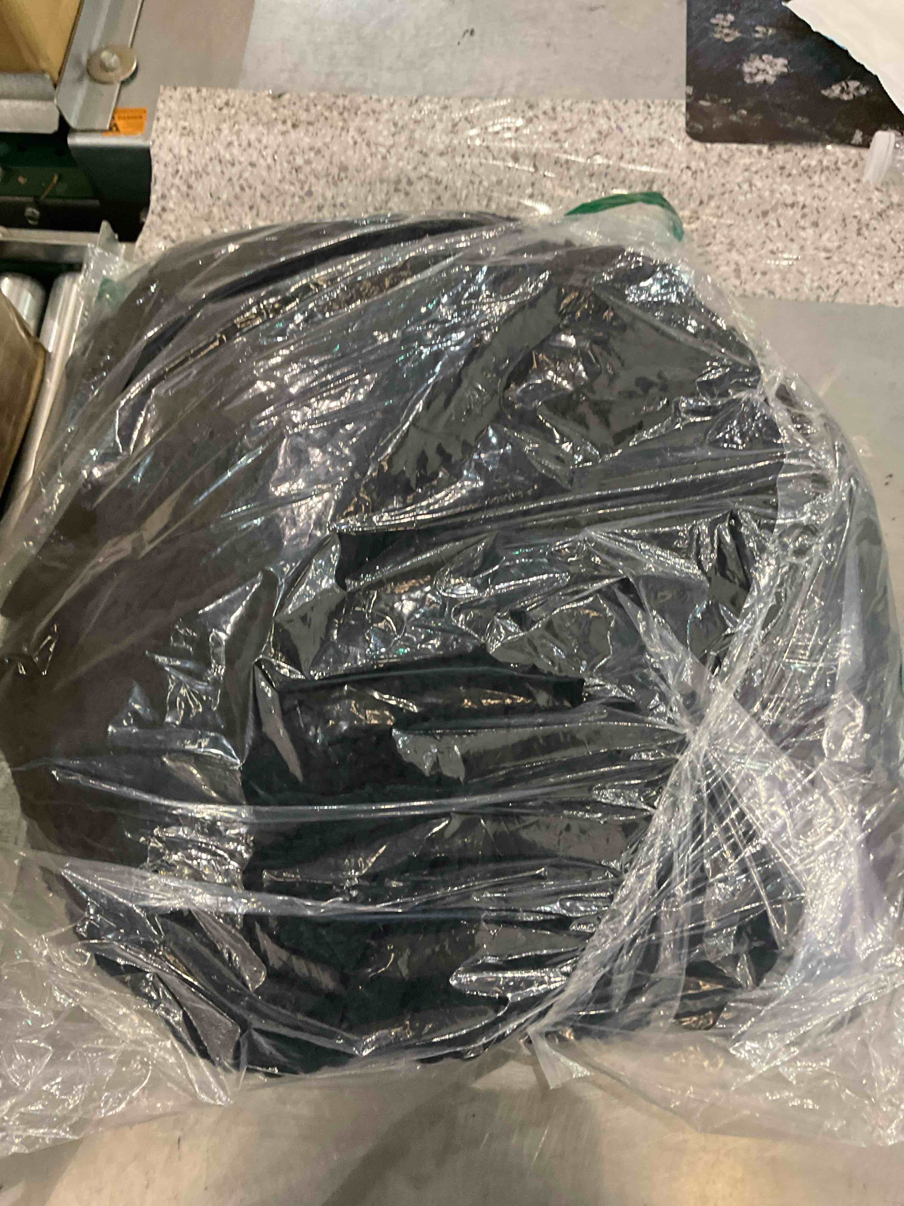 https://s3.amazonaws.com/lotting-images-prod/BargainHunt/EXS01268311_1709737607721.jpeg