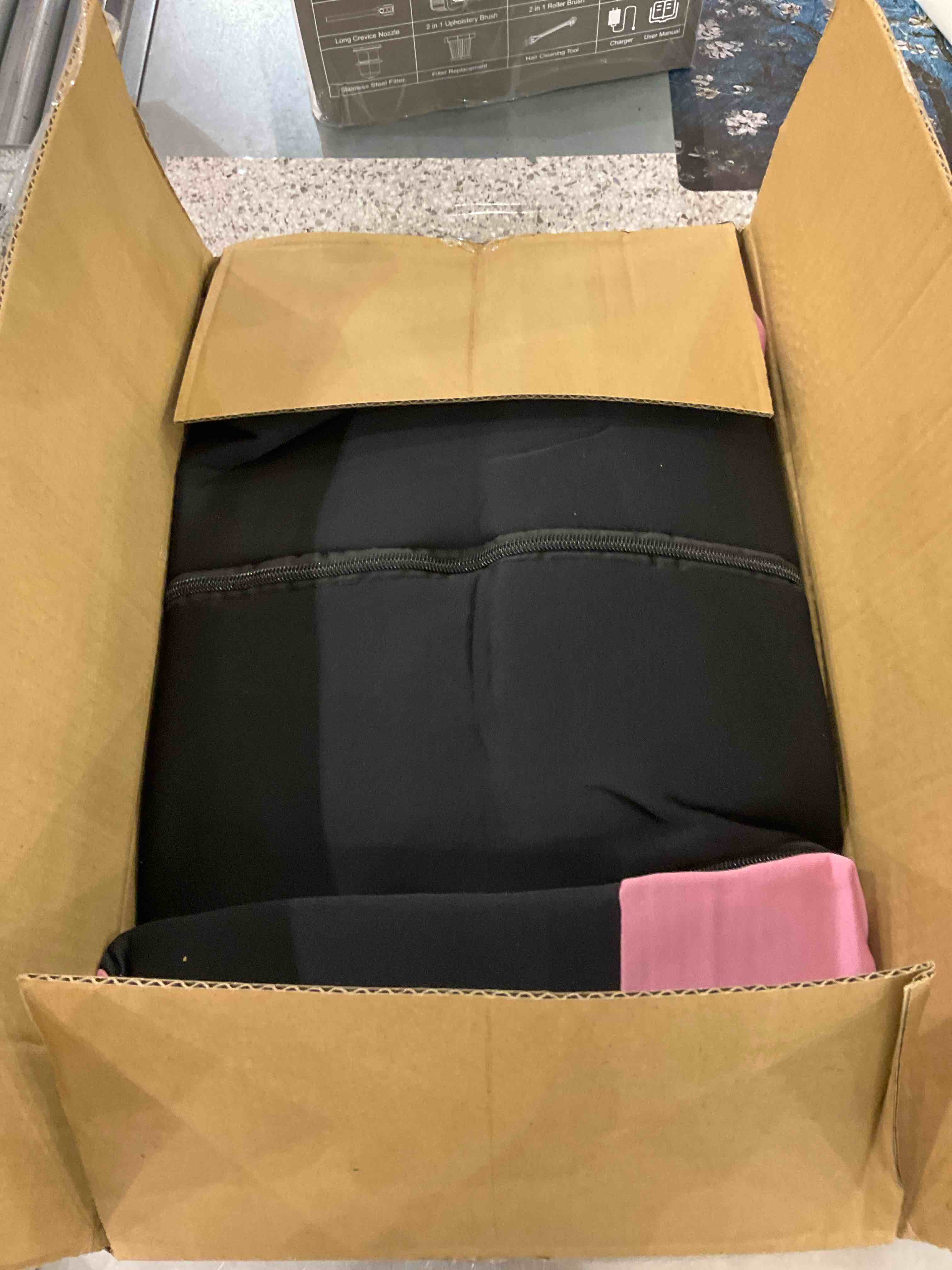 https://s3.amazonaws.com/lotting-images-prod/BargainHunt/EXS01268427_1709826726059.jpeg