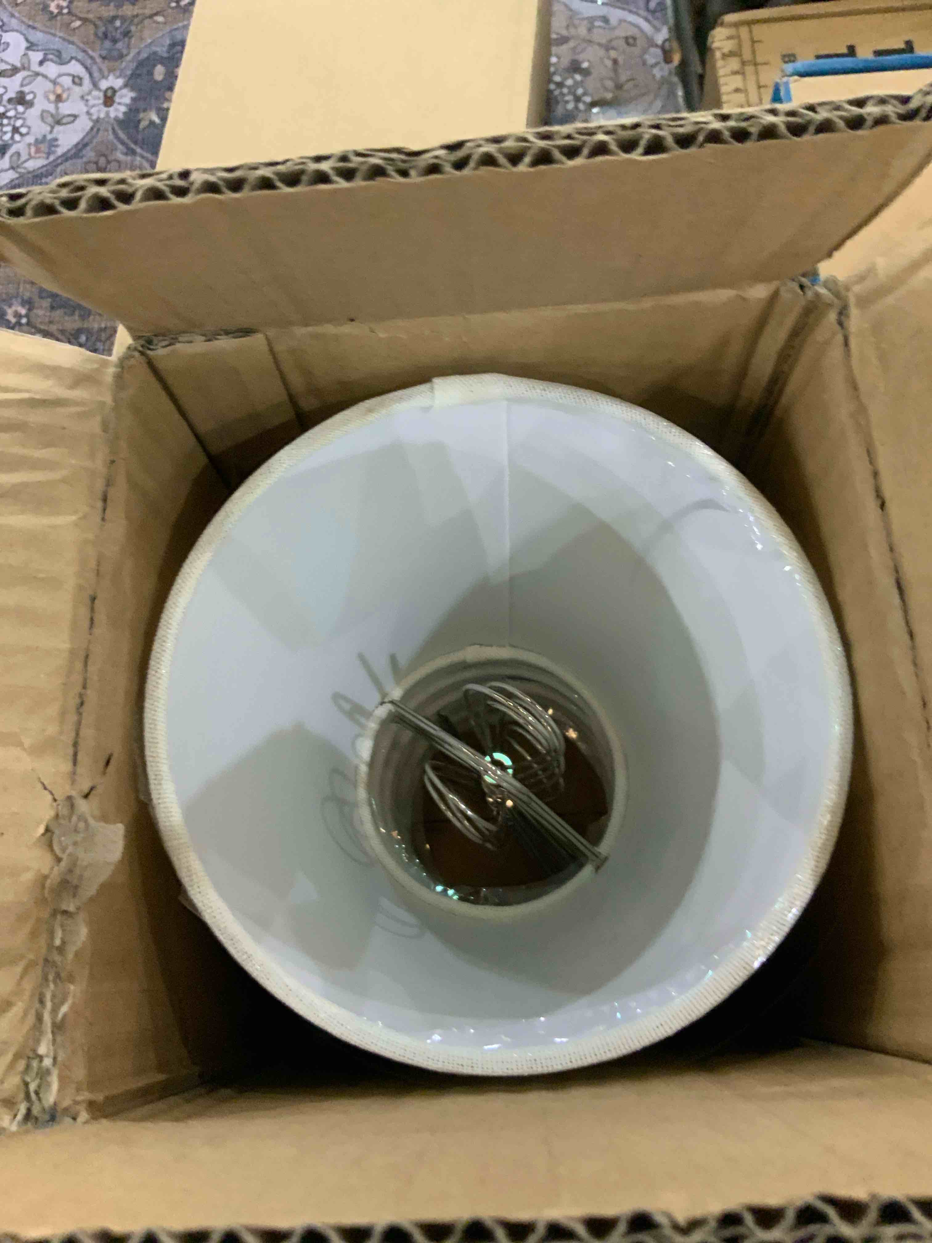 https://s3.amazonaws.com/lotting-images-prod/BargainHunt/EXS01268581_1711392862508.jpeg