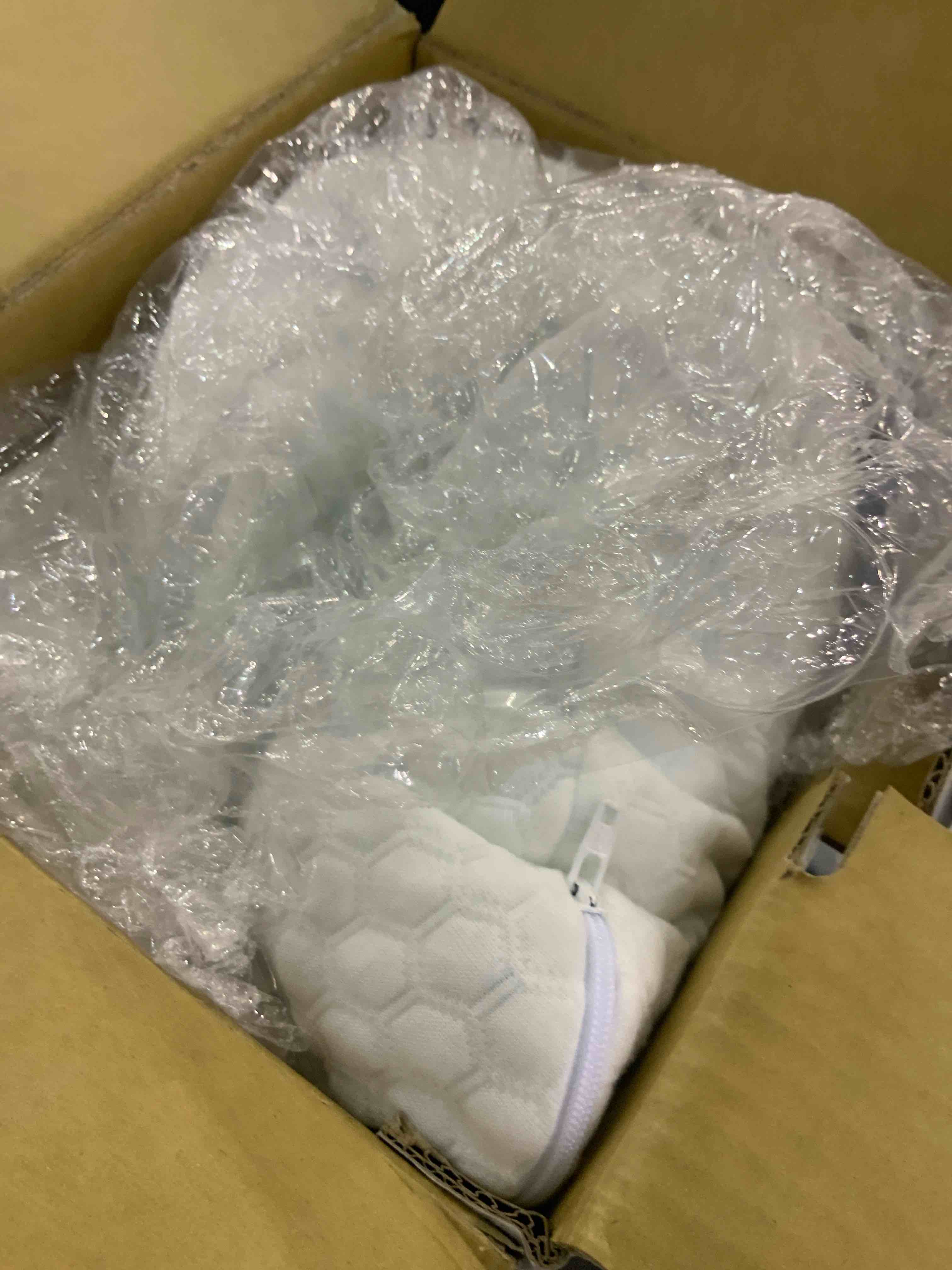 https://s3.amazonaws.com/lotting-images-prod/BargainHunt/EXS01268649_1711457416582.jpeg