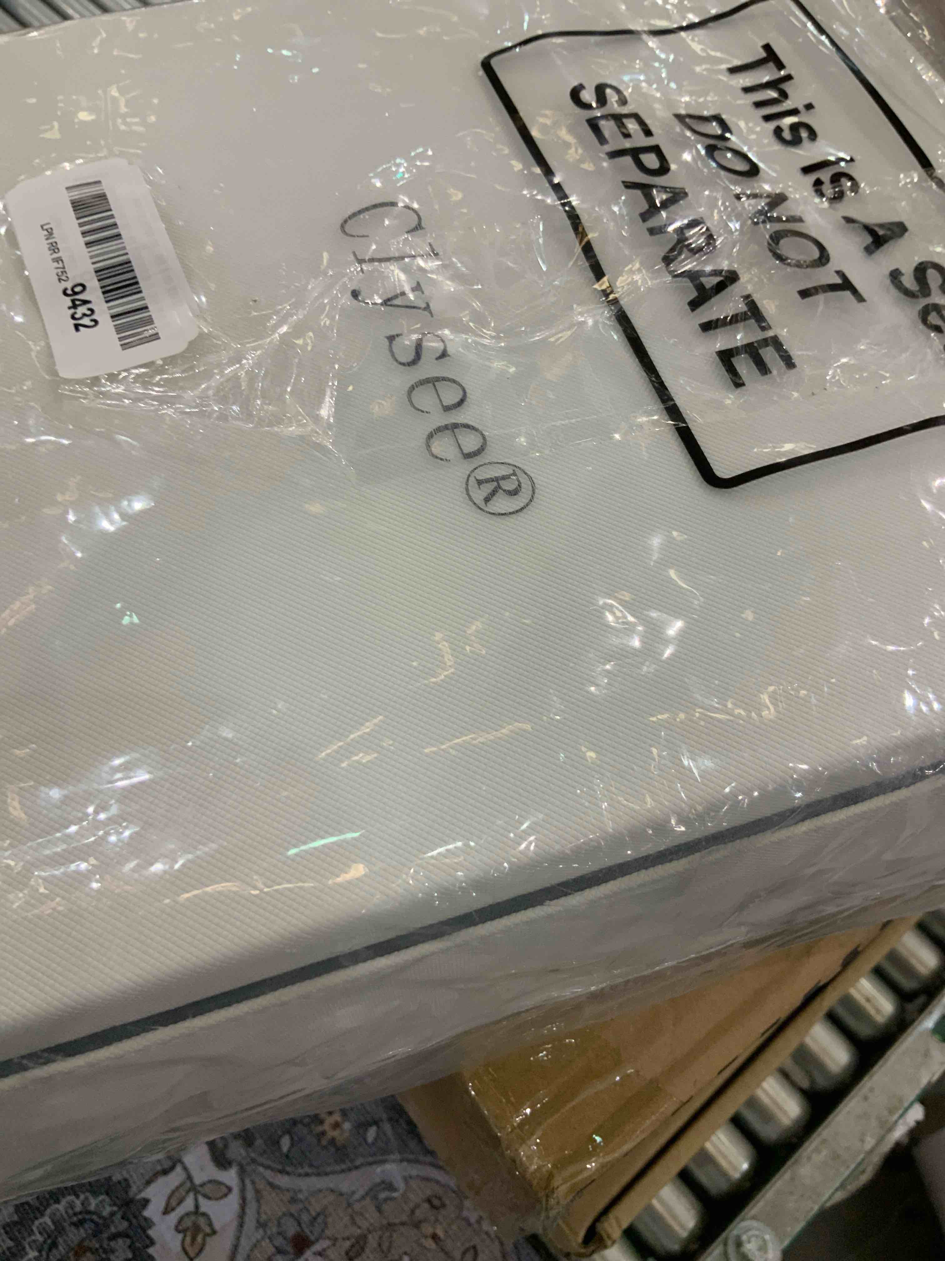 https://s3.amazonaws.com/lotting-images-prod/BargainHunt/EXS01268784_1711477666661.jpeg