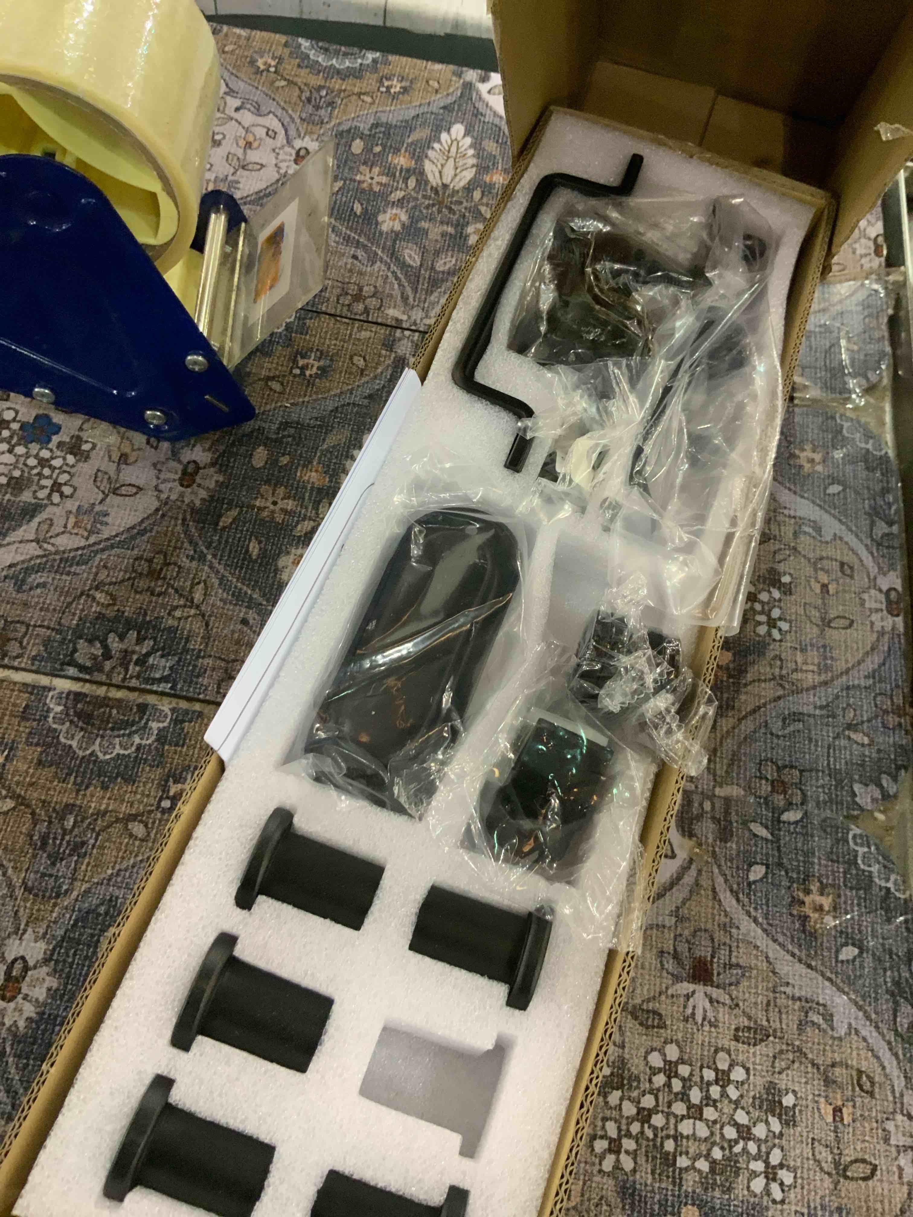 https://s3.amazonaws.com/lotting-images-prod/BargainHunt/EXS01268887_1711547313675.jpeg