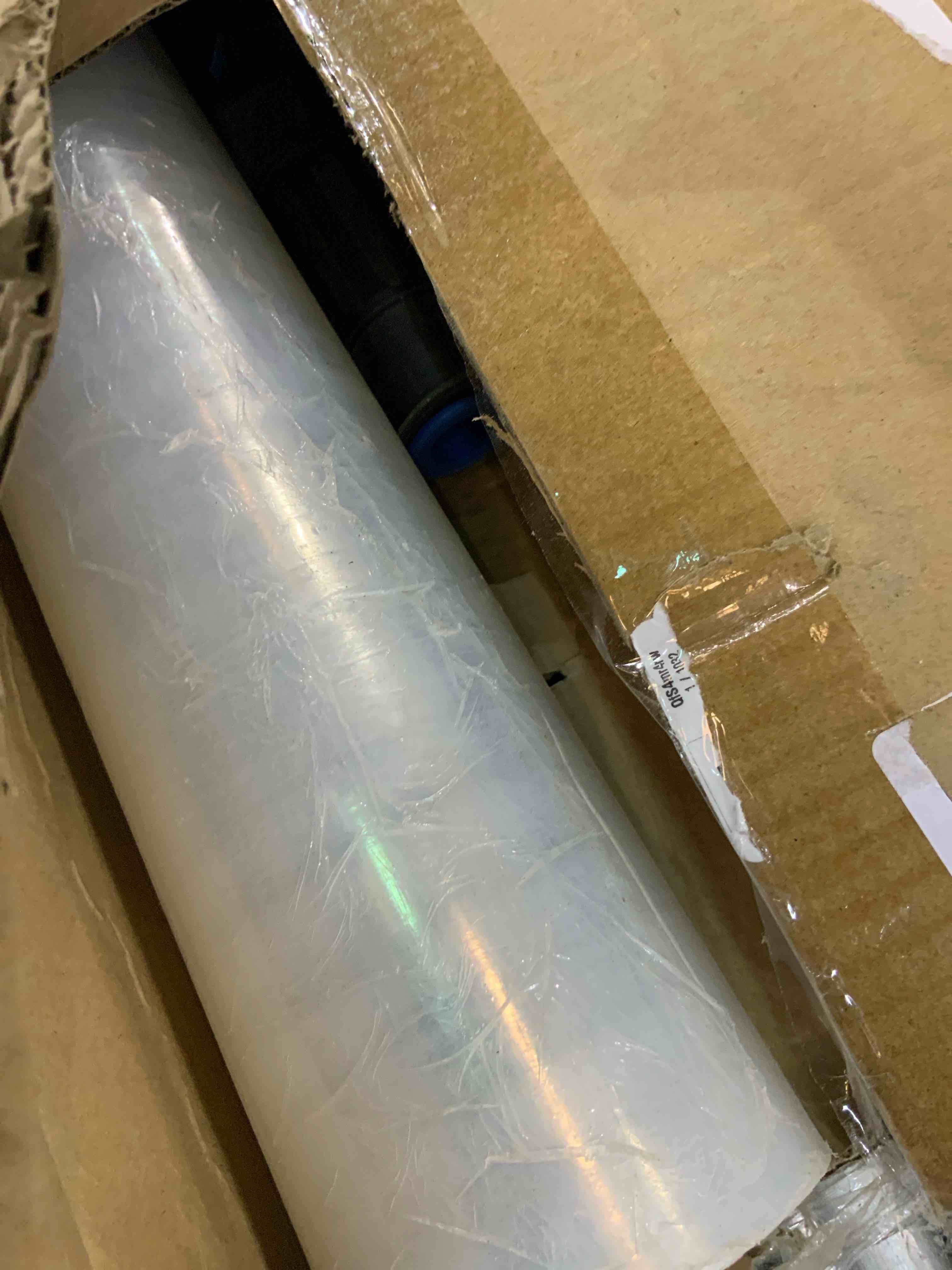 Stretch Wrap Film-2 Pack 15 inch Wide 1000ft Heavy Duty Shrink Wrap,60 Gauge 500% Stretch Industrial Strength for Pallet Wrap, Furniture Wrapping Moving & Protection,2 Roll with Handles