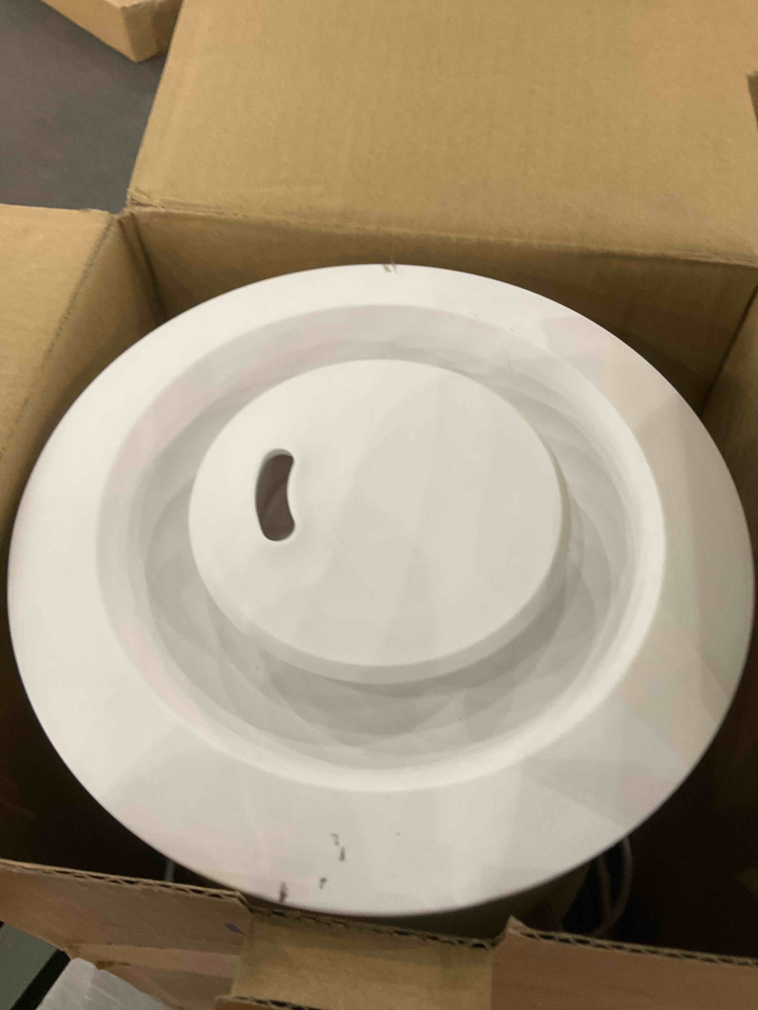 https://s3.amazonaws.com/lotting-images-prod/BargainHunt/EXS01269037_1711115738512.jpeg