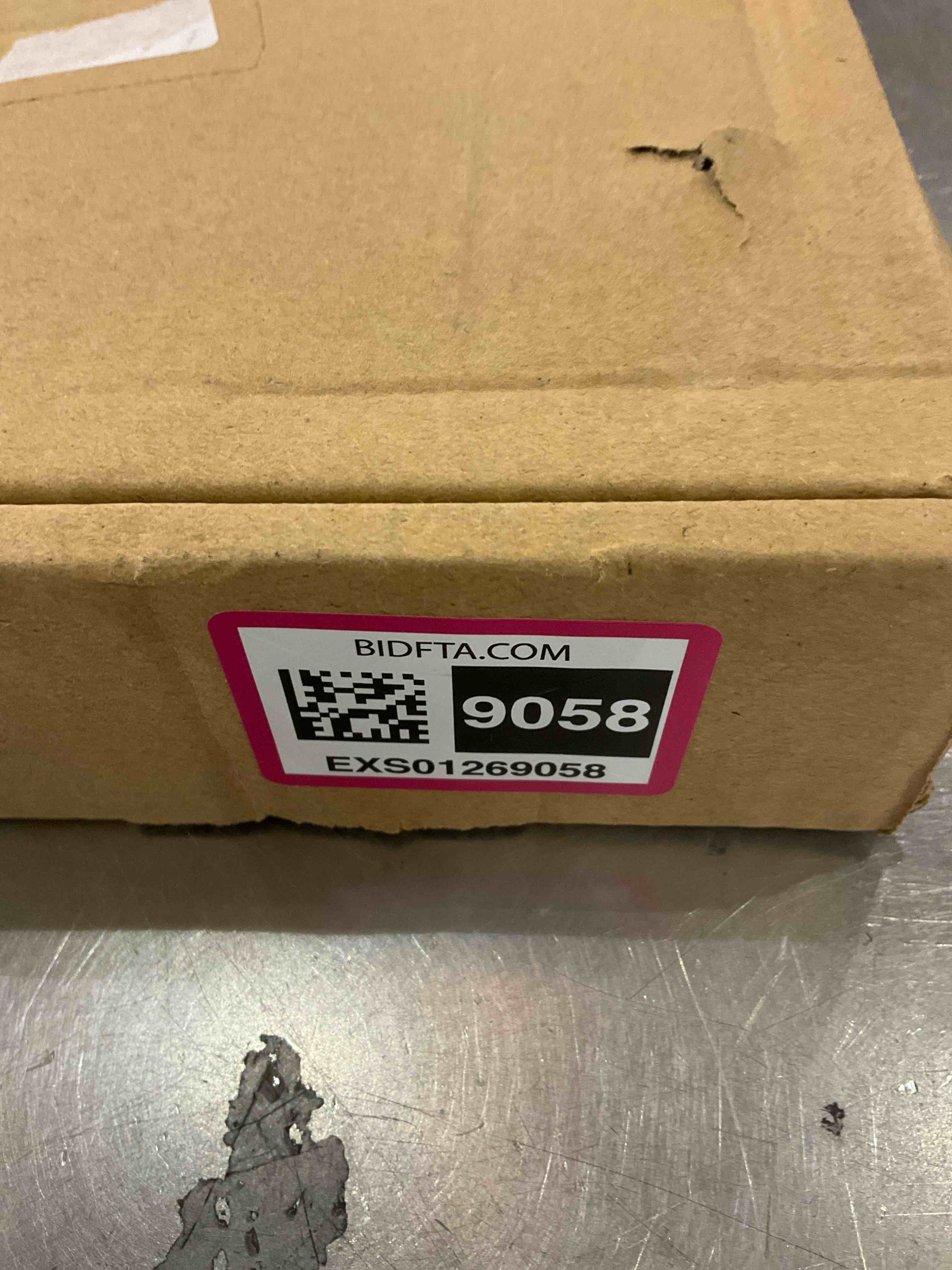 https://s3.amazonaws.com/lotting-images-prod/BargainHunt/EXS01269058_1711120077569.jpeg