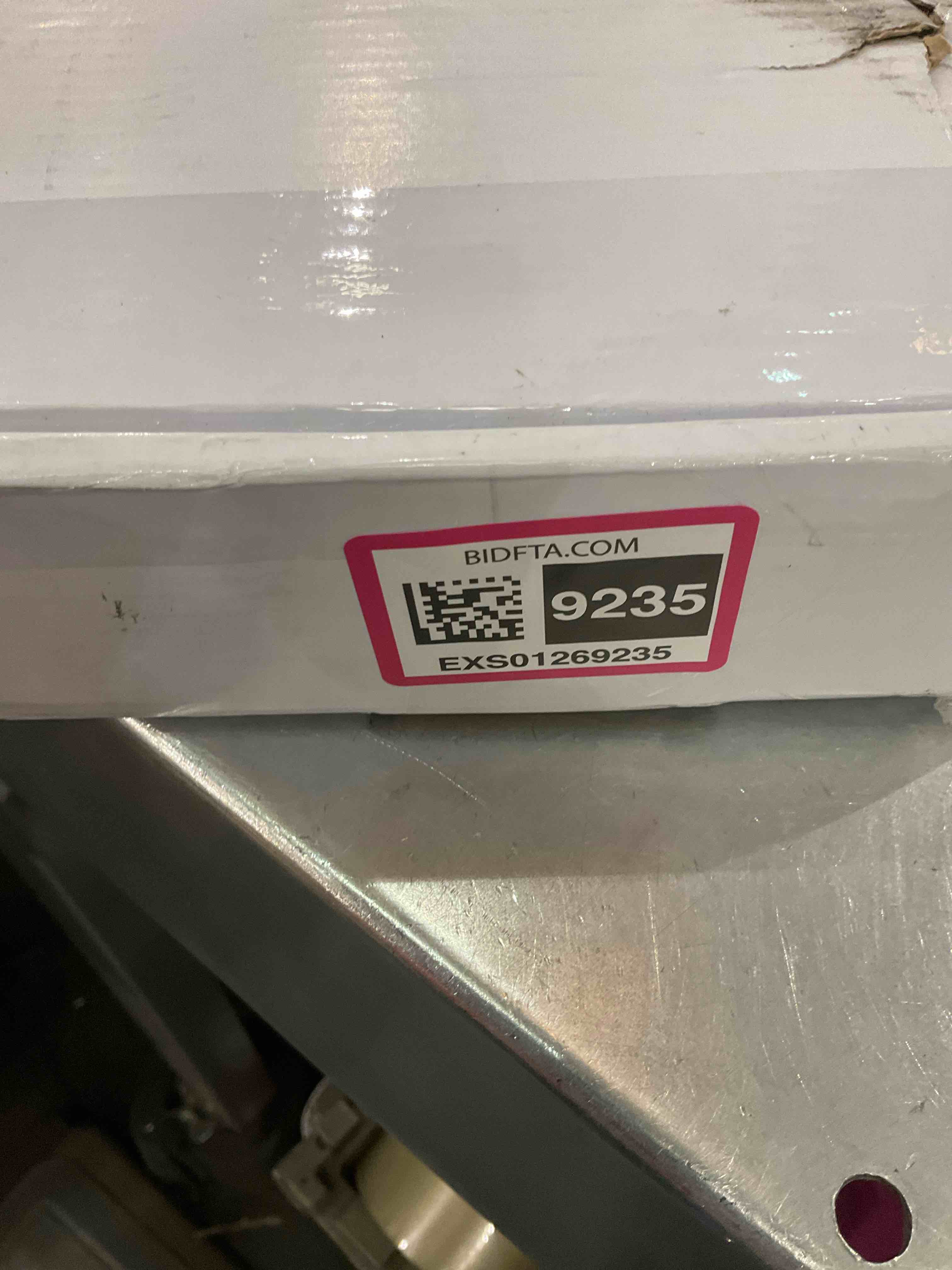 https://s3.amazonaws.com/lotting-images-prod/BargainHunt/EXS01269235_1711388939079.jpeg