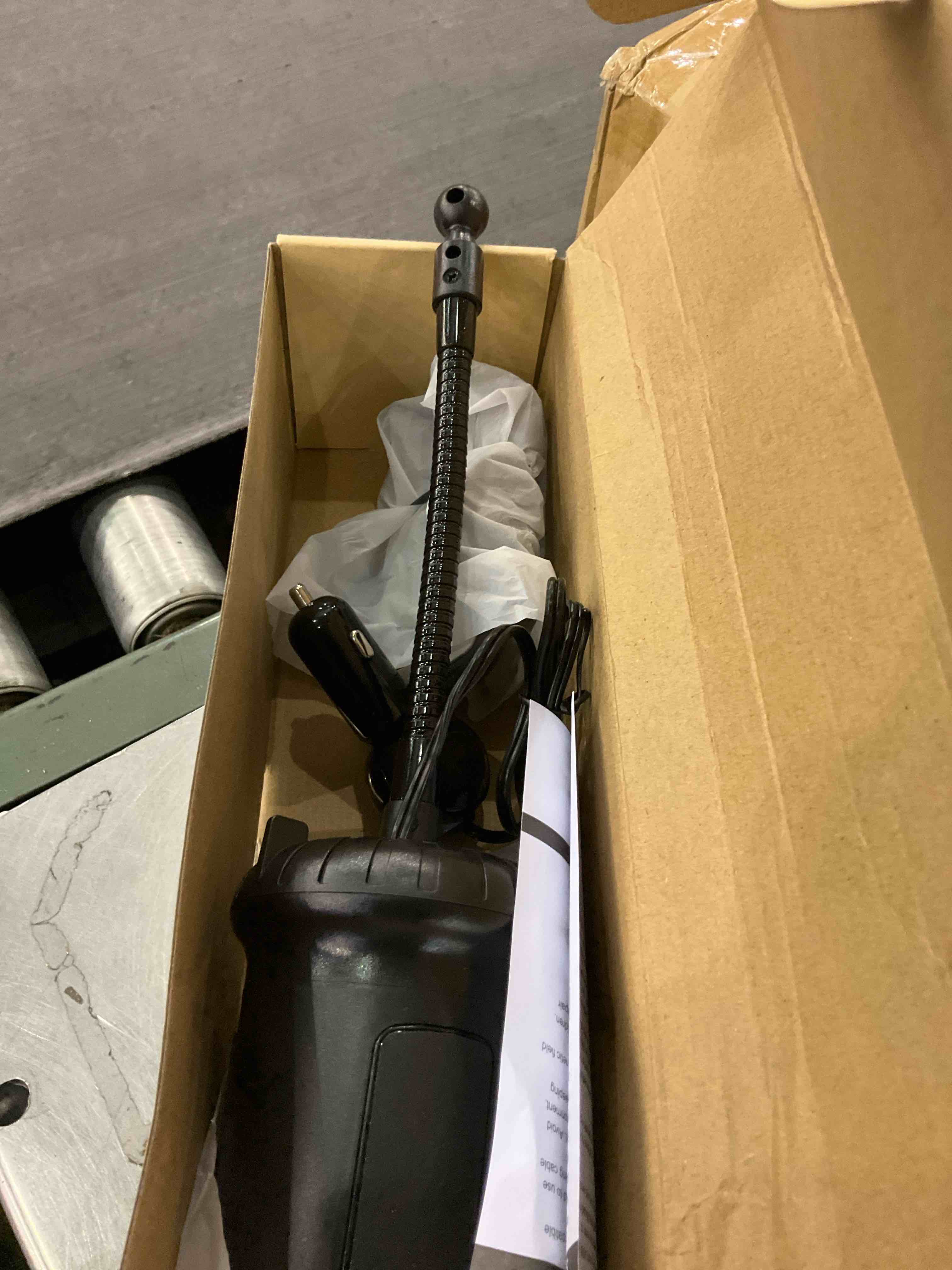 https://s3.amazonaws.com/lotting-images-prod/BargainHunt/EXS01269290_1711456660036.jpeg