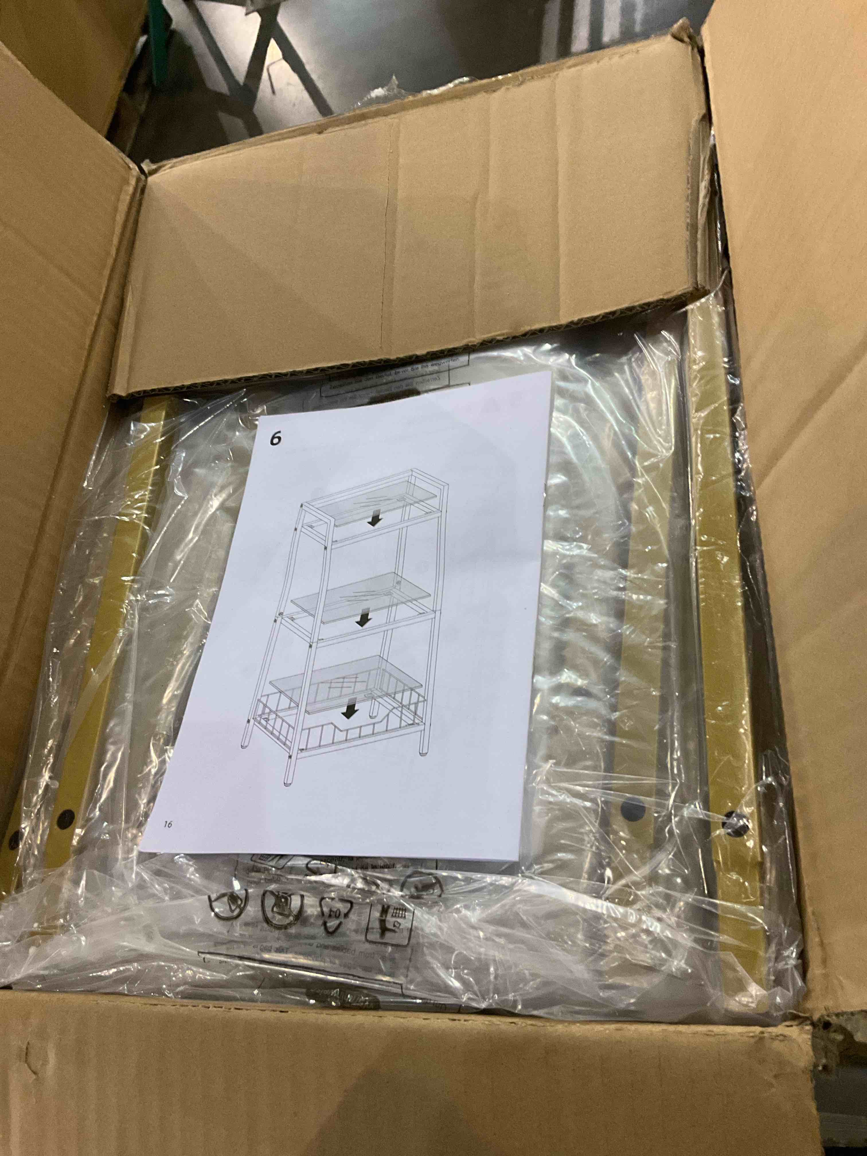 https://s3.amazonaws.com/lotting-images-prod/BargainHunt/EXS01269551_1711461931360.jpeg