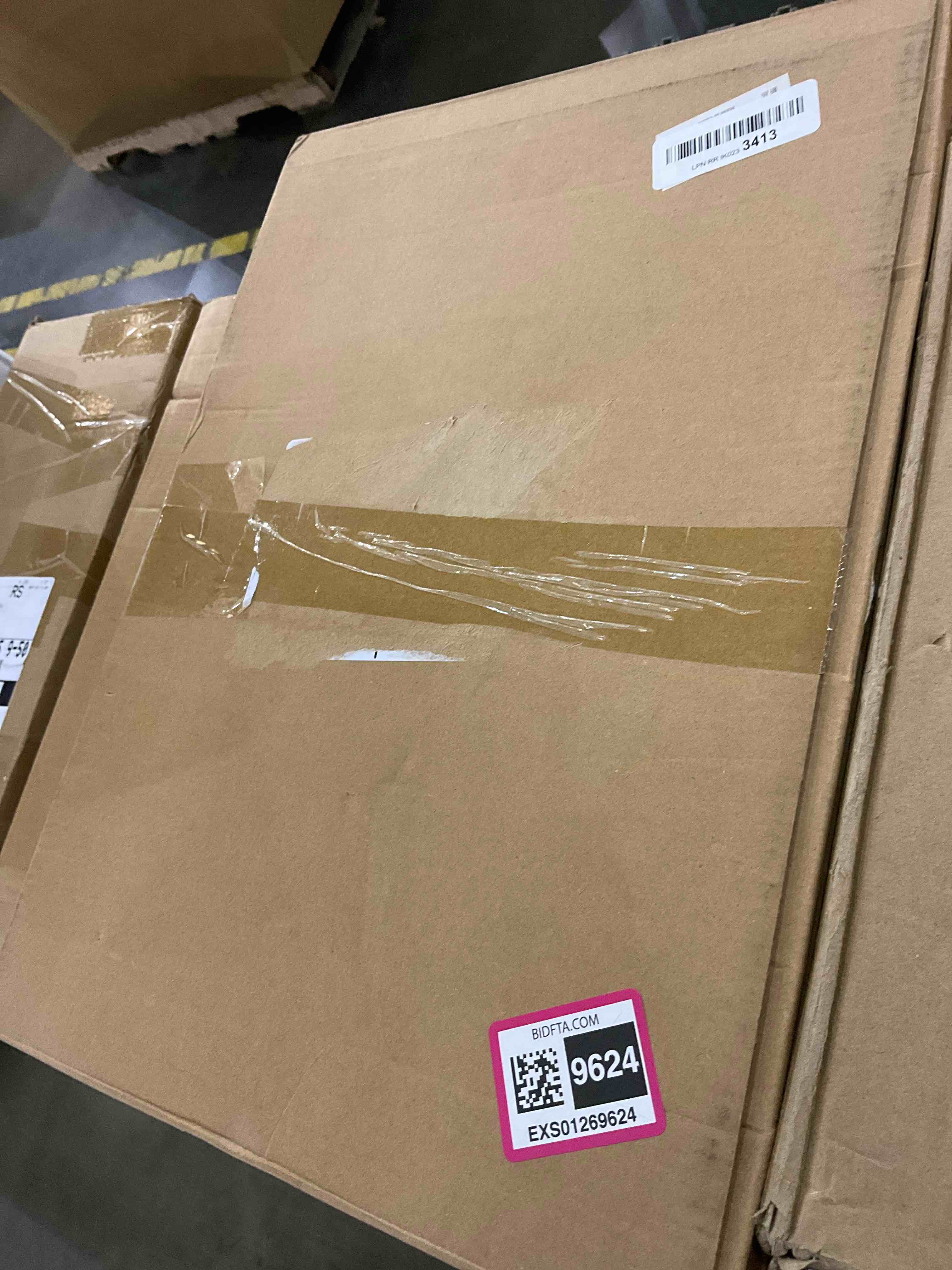 https://s3.amazonaws.com/lotting-images-prod/BargainHunt/EXS01269624_1711475457179.jpeg