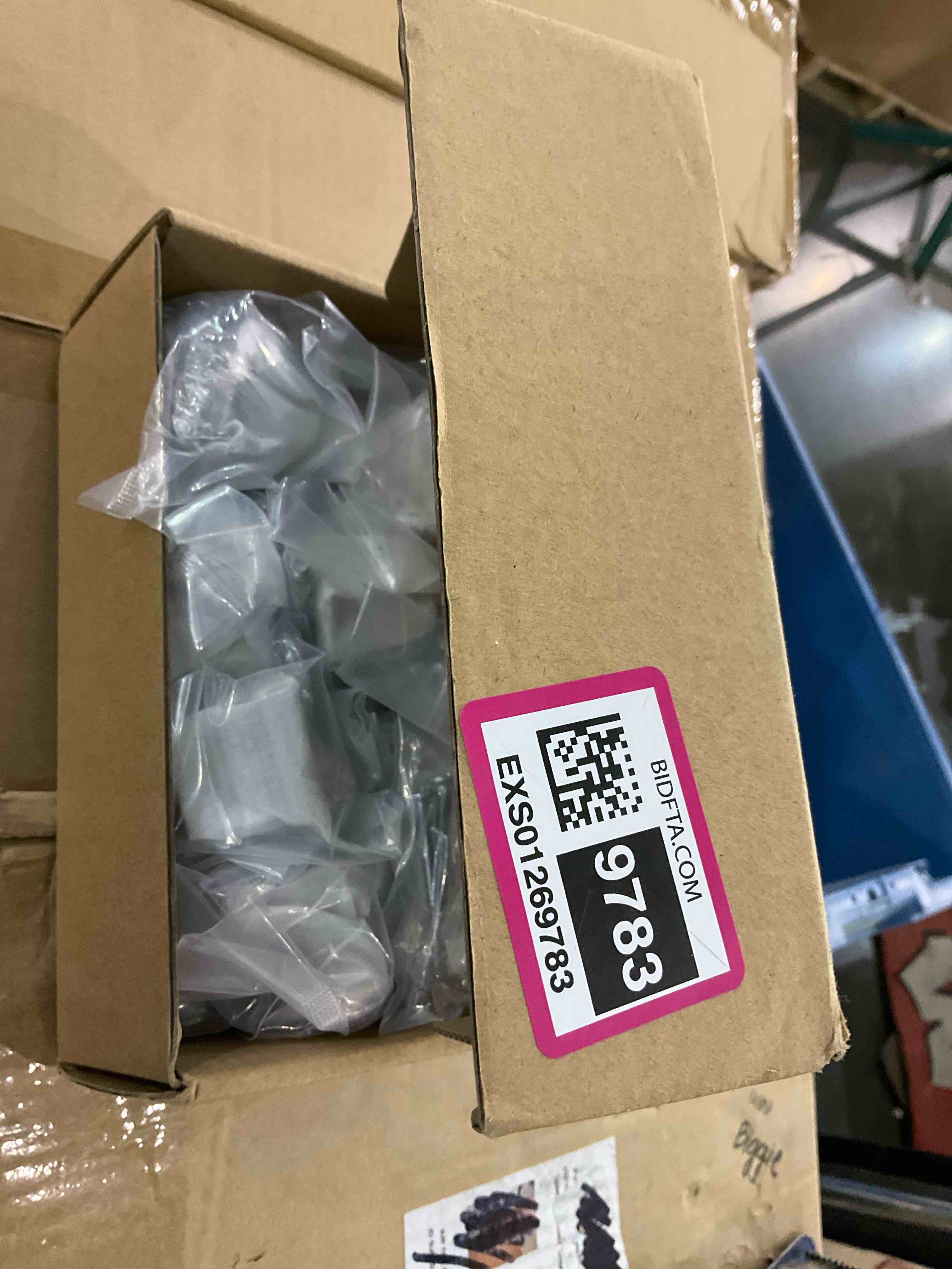 https://s3.amazonaws.com/lotting-images-prod/BargainHunt/EXS01269783_1711626987037.jpeg