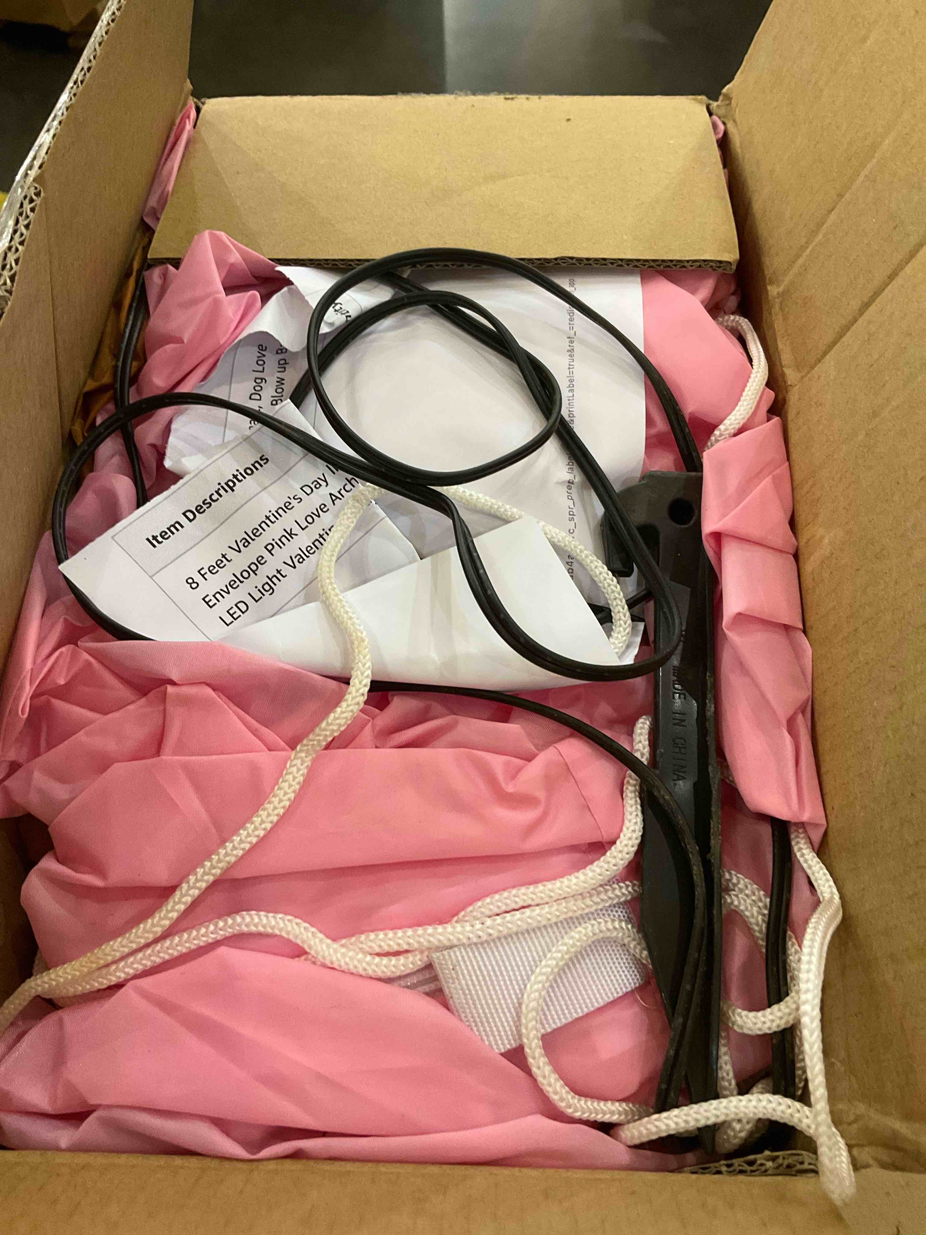 https://s3.amazonaws.com/lotting-images-prod/BargainHunt/EXS01269912_1711640551028.jpeg