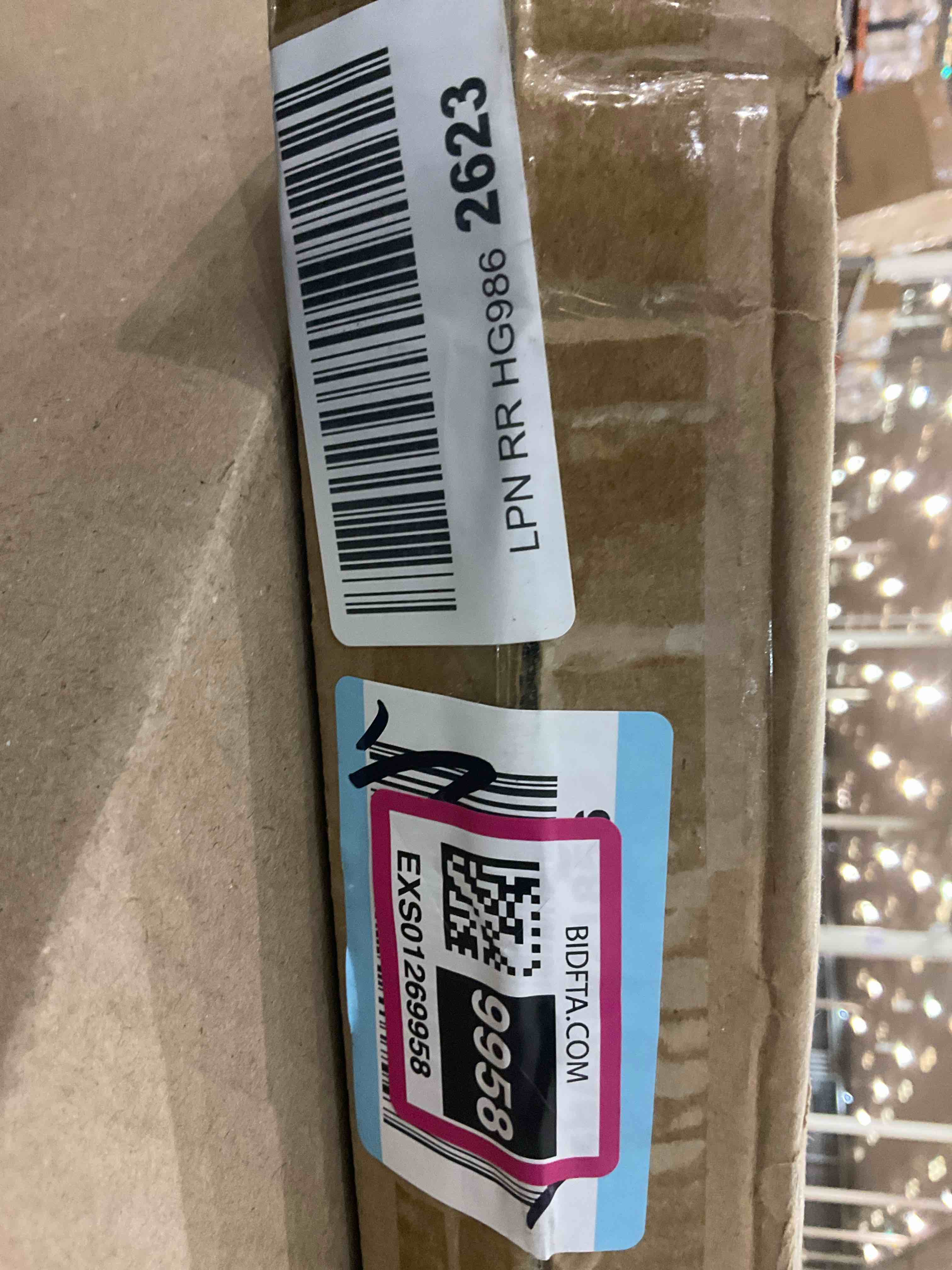https://s3.amazonaws.com/lotting-images-prod/BargainHunt/EXS01269958_1711716699588.jpeg