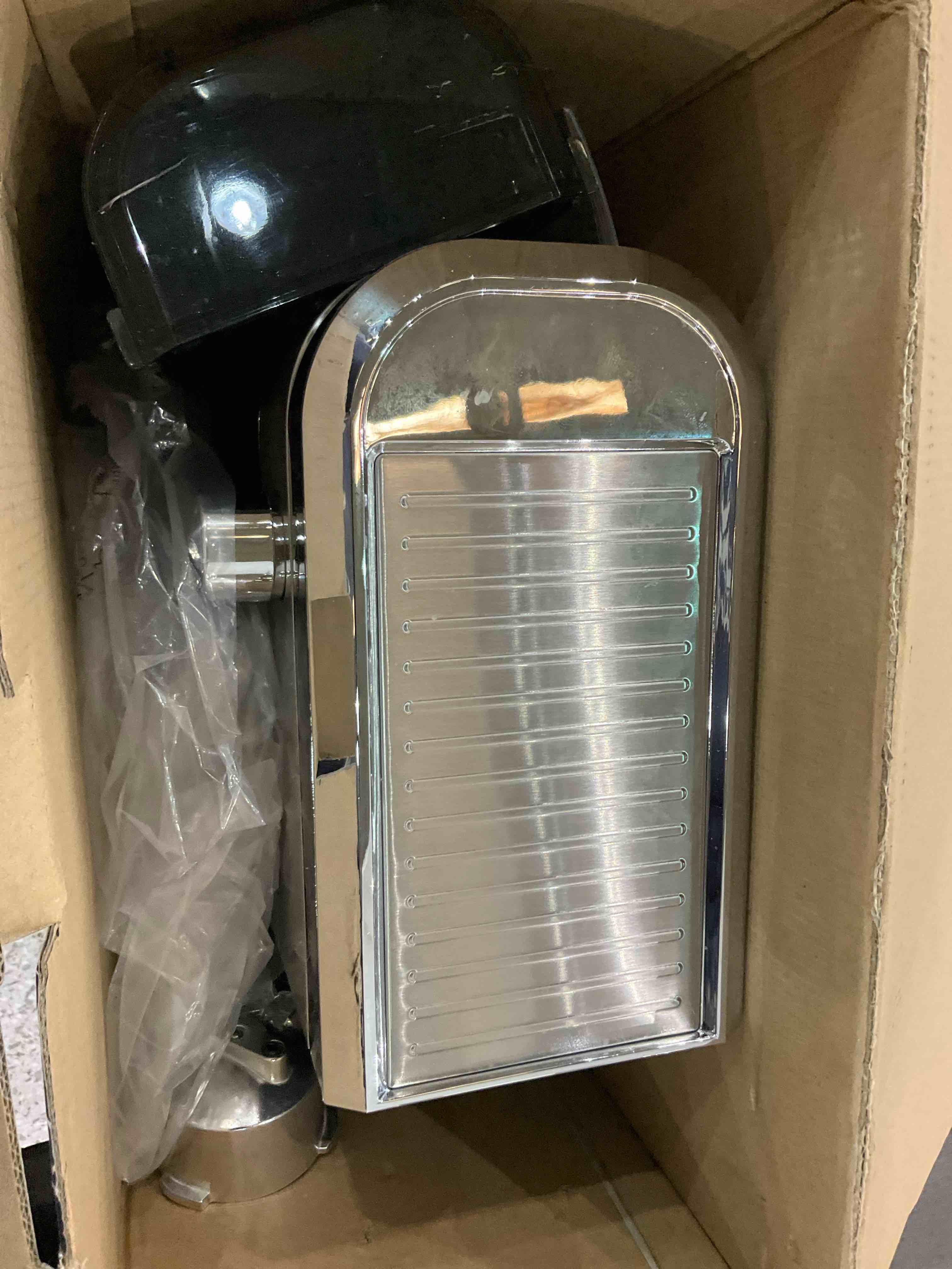 https://s3.amazonaws.com/lotting-images-prod/BargainHunt/EXS01270414_1712329340980.jpeg