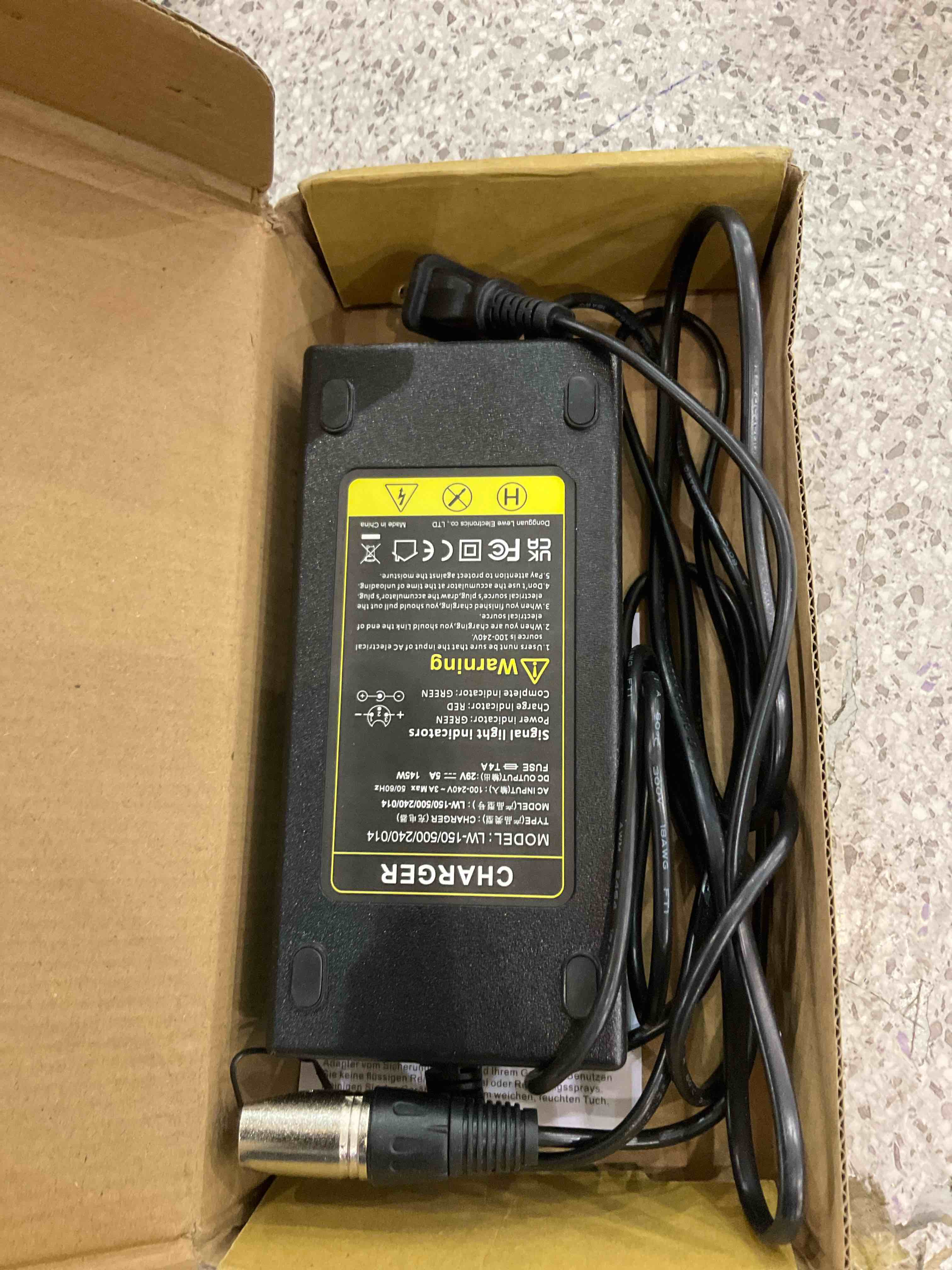 https://s3.amazonaws.com/lotting-images-prod/BargainHunt/EXS01270463_1712342765132.jpeg