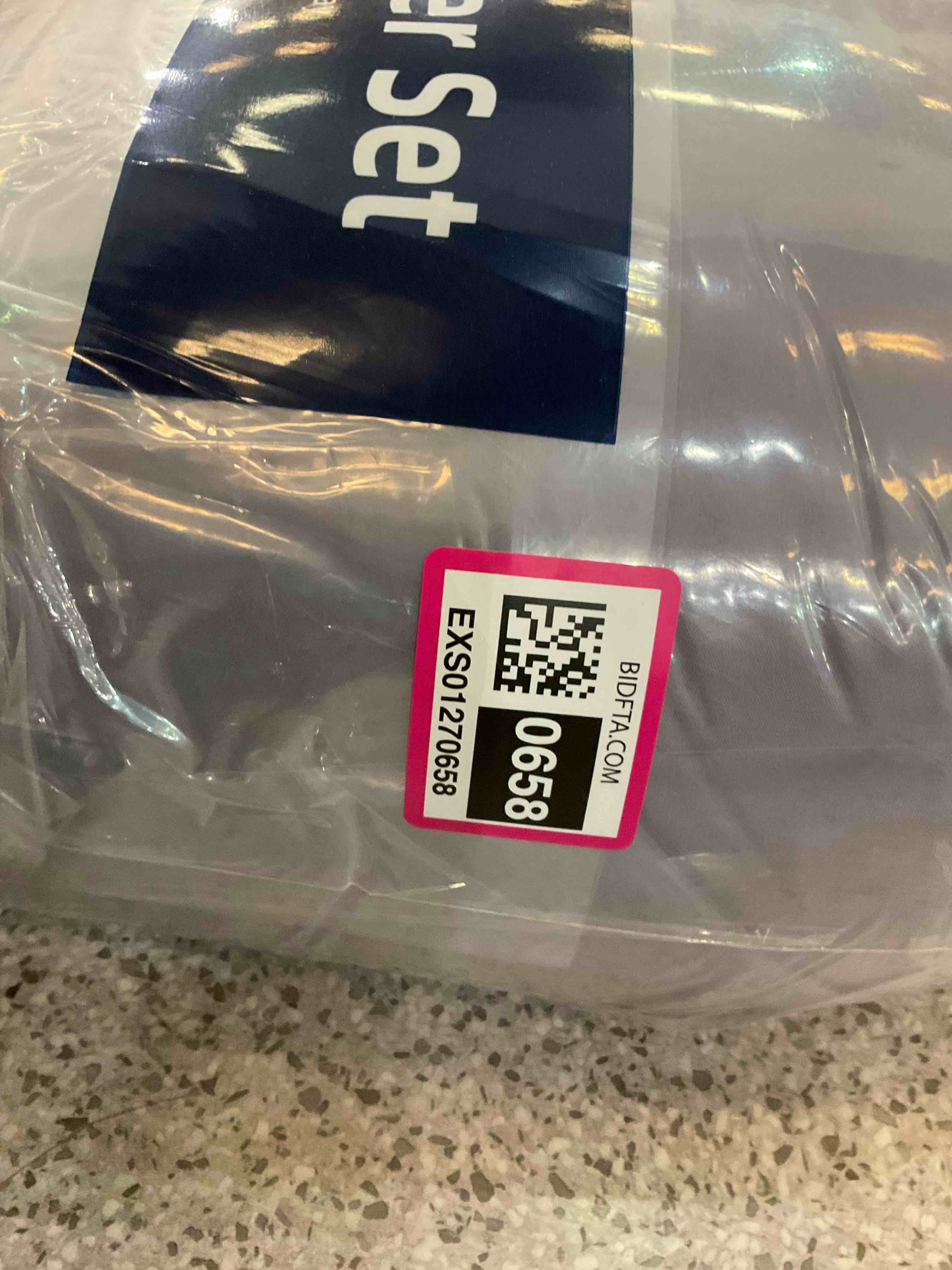 https://s3.amazonaws.com/lotting-images-prod/BargainHunt/EXS01270658_1711645652108.jpeg