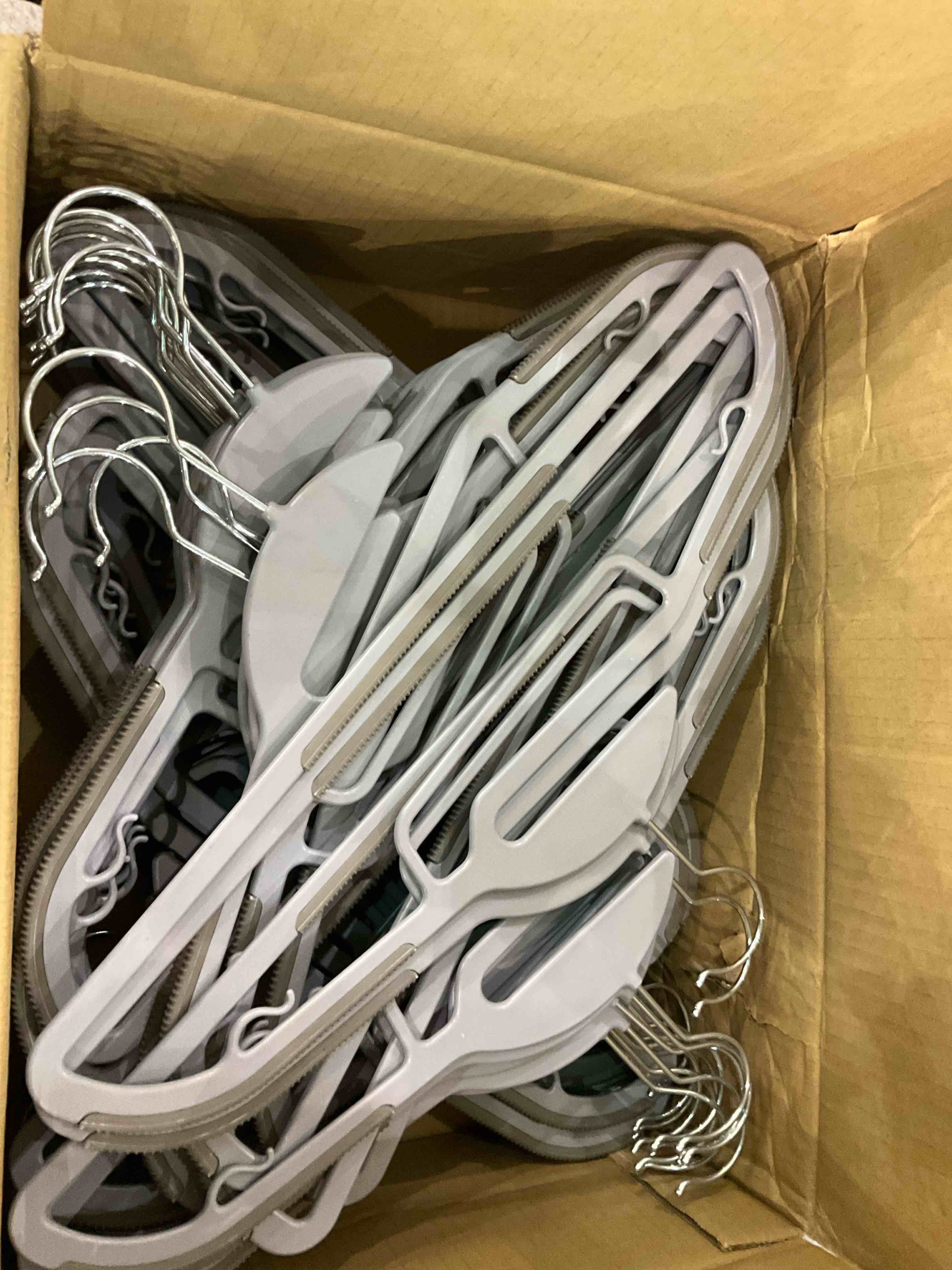 https://s3.amazonaws.com/lotting-images-prod/BargainHunt/EXS01270707_1711713989309.jpeg